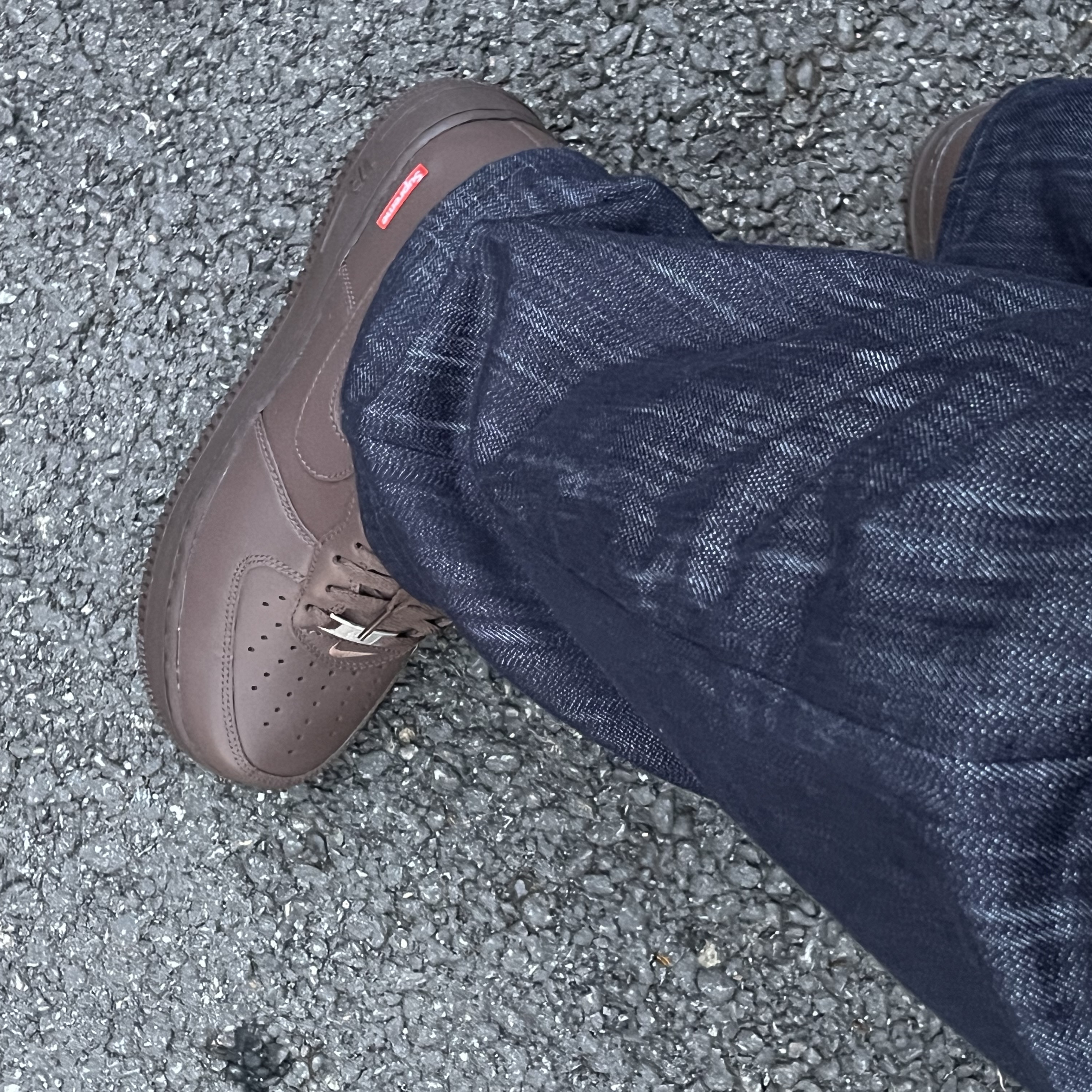 Nike x Supreme Air Force 1 Low Baroque Brown 착용 스타일
