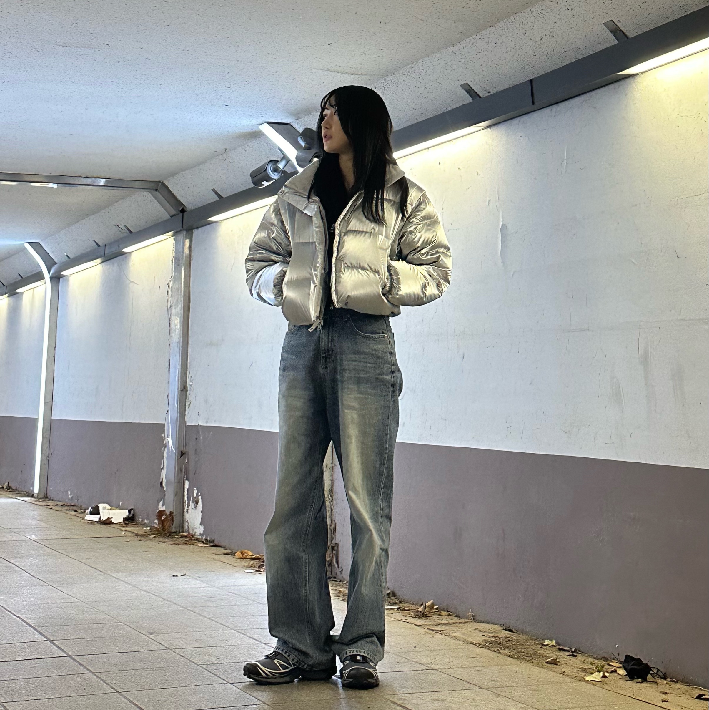 (W) The North Face White Label Glossy Detachable Down Jacket Silver, Salomon XT-6 Gore-Tex Black Ebony 착용 스타일