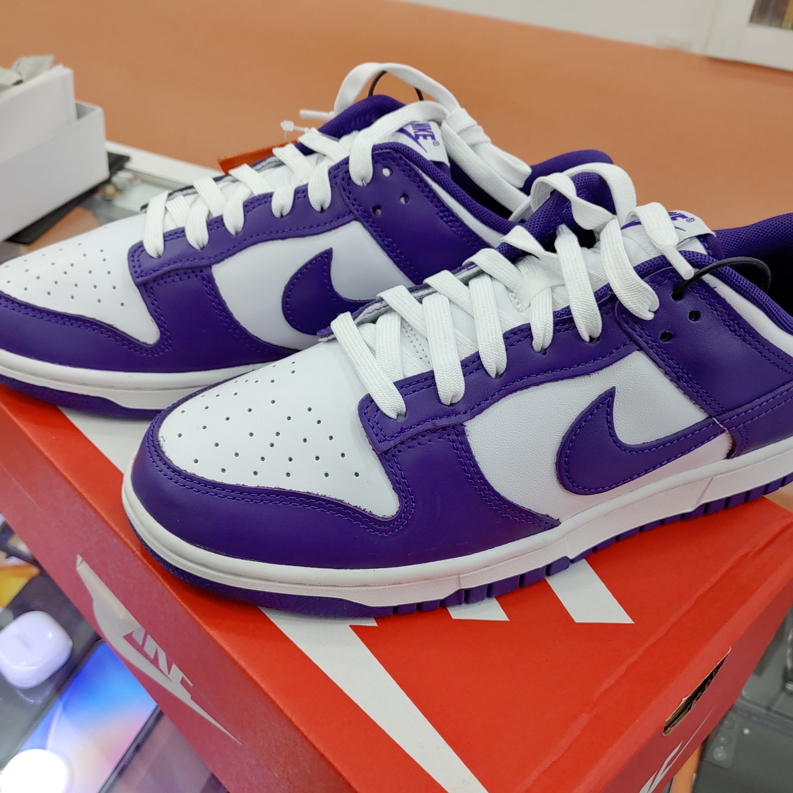 Nike Dunk Low Retro Championship Court Purple 착용 스타일 - 1