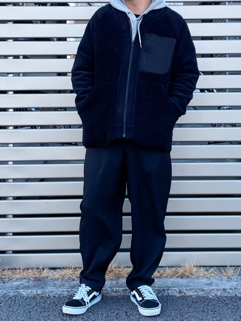 Vans ComfyCush Old Skool Black True white, Uniqlo x White Mountaineering WPJ Fleece OverSized Long Sleeve Jacket  Black 착용 스타일 - 2