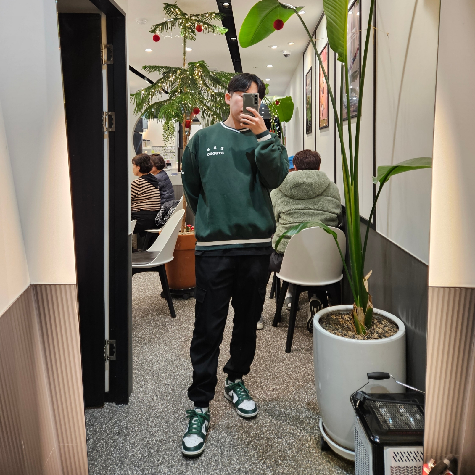 IAB Studio x Yonex Sweatshirt Green, Nike Dunk Low Retro Varsity Green 착용 스타일