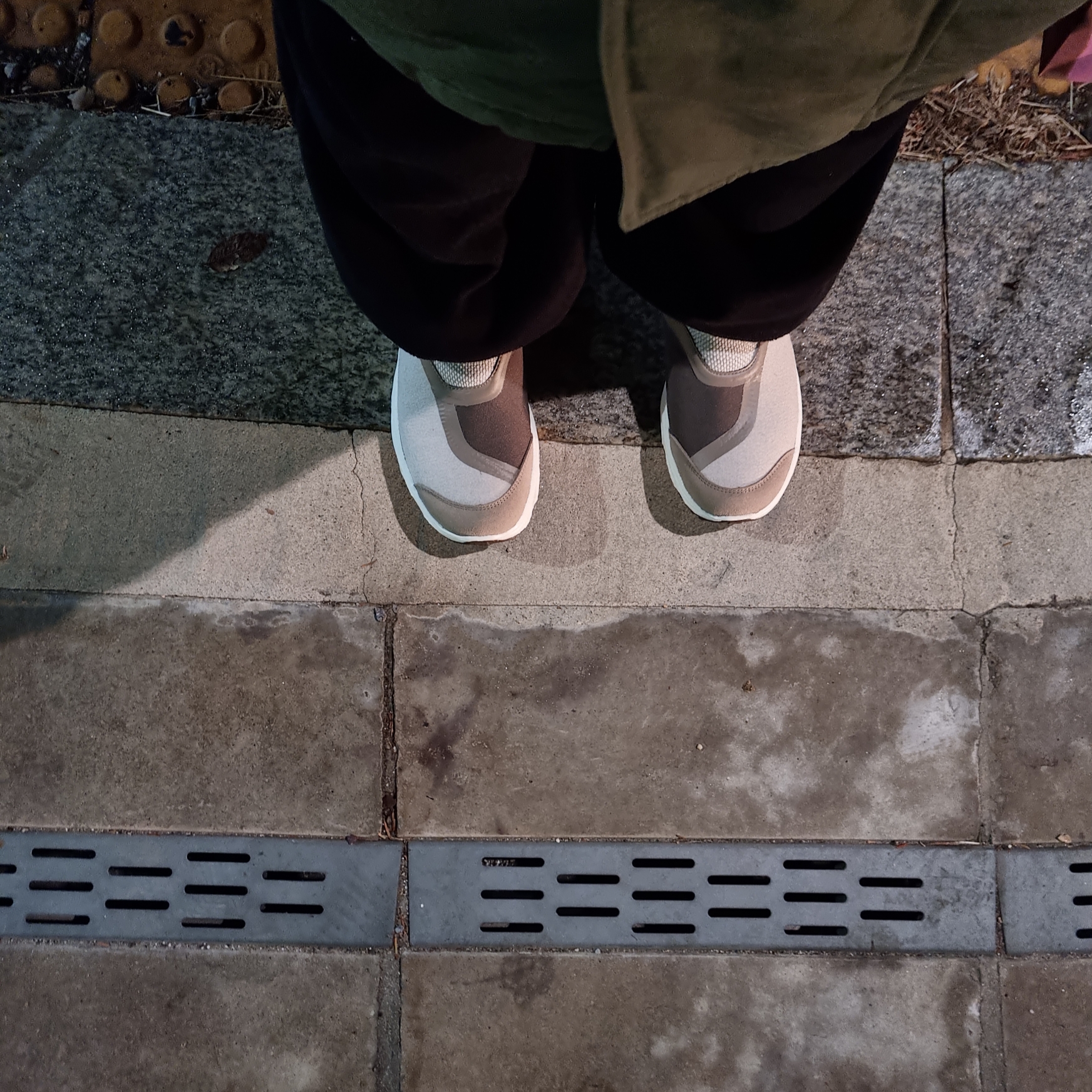 Salomon RX Snug Winter Adventures Vintage Khaki 착용 스타일 - 2