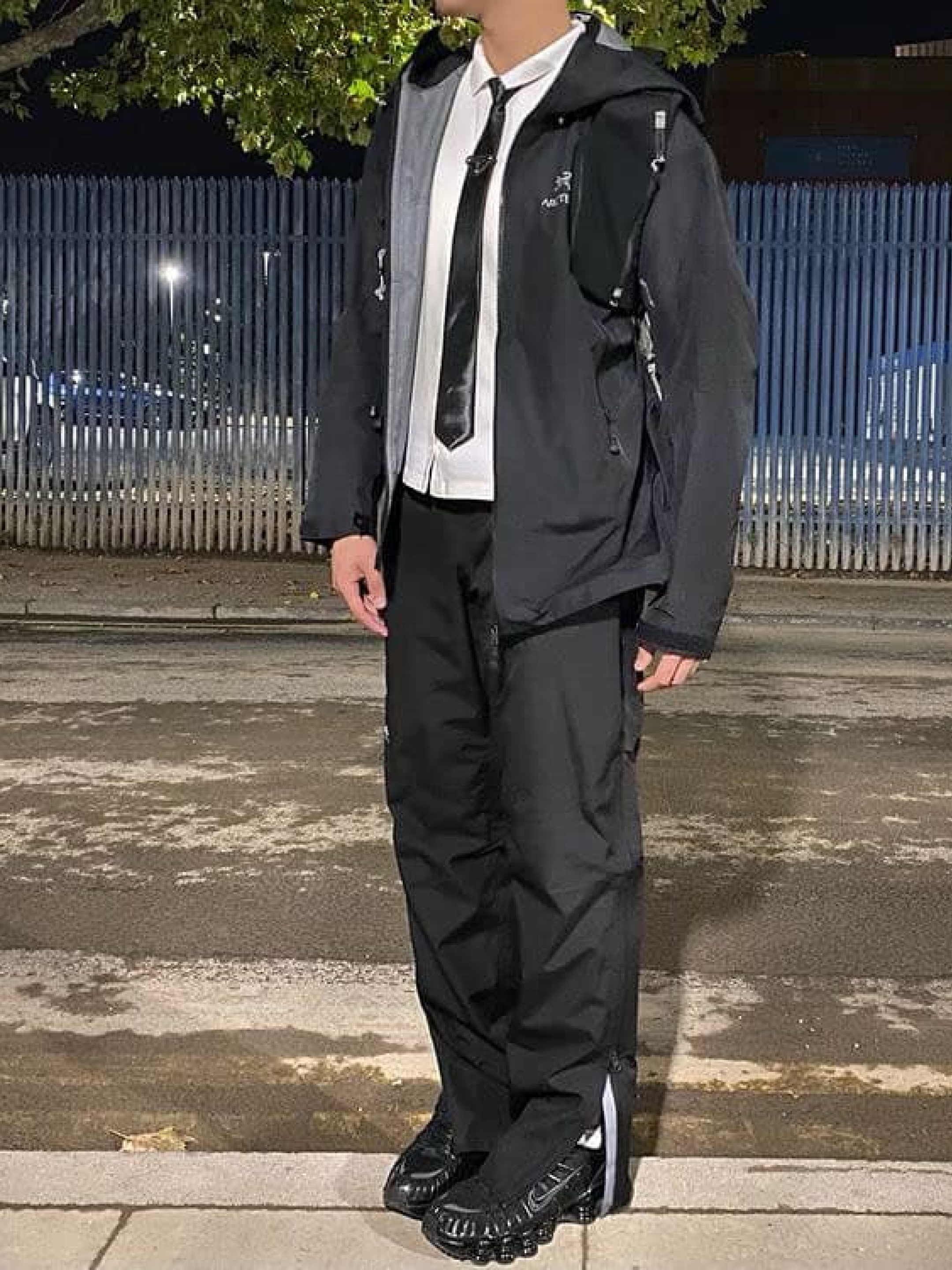Prada Re-Nylon Gabardine Tie Black 착용 스타일 - 4