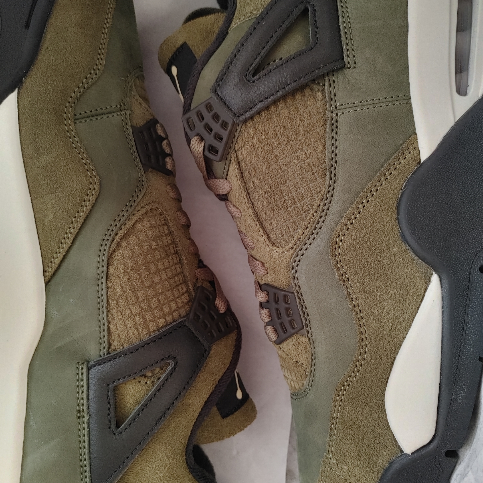 Jordan 4 Retro SE Craft Medium Olive 착용 스타일