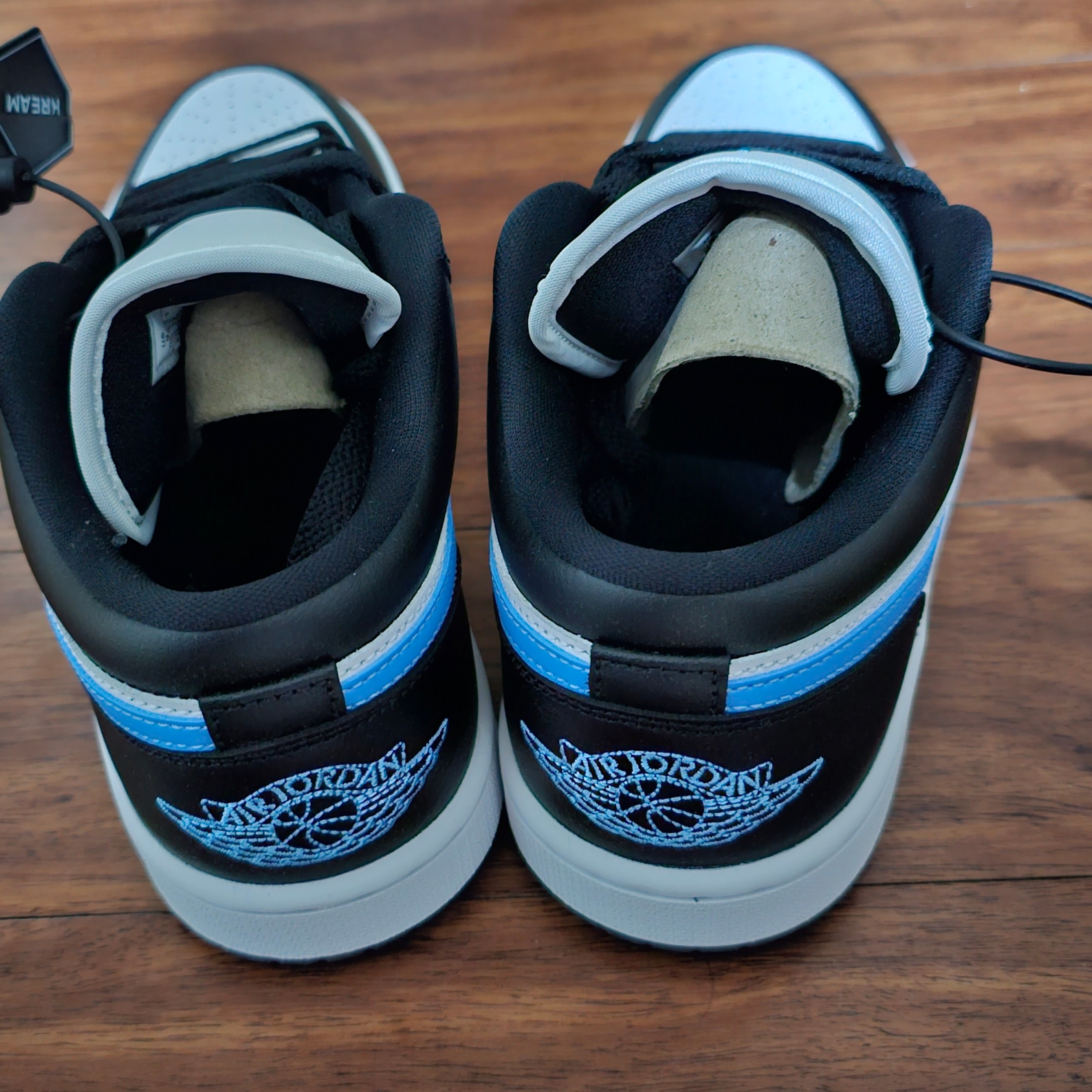 (W) Jordan 1 Low Black University Blue 착용 스타일 - 4