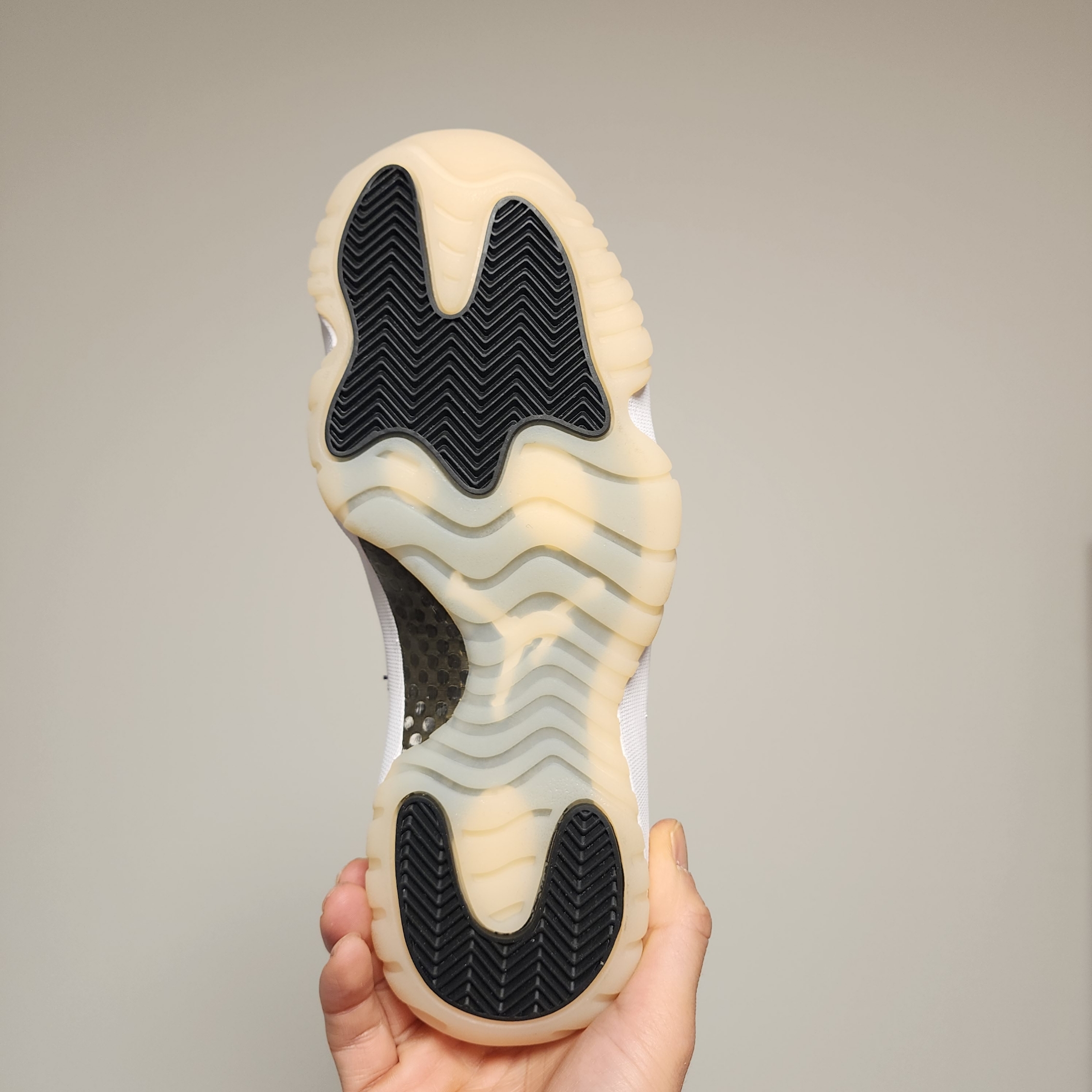 Jordan 11 Retro Gratitude 착용 스타일 - 3
