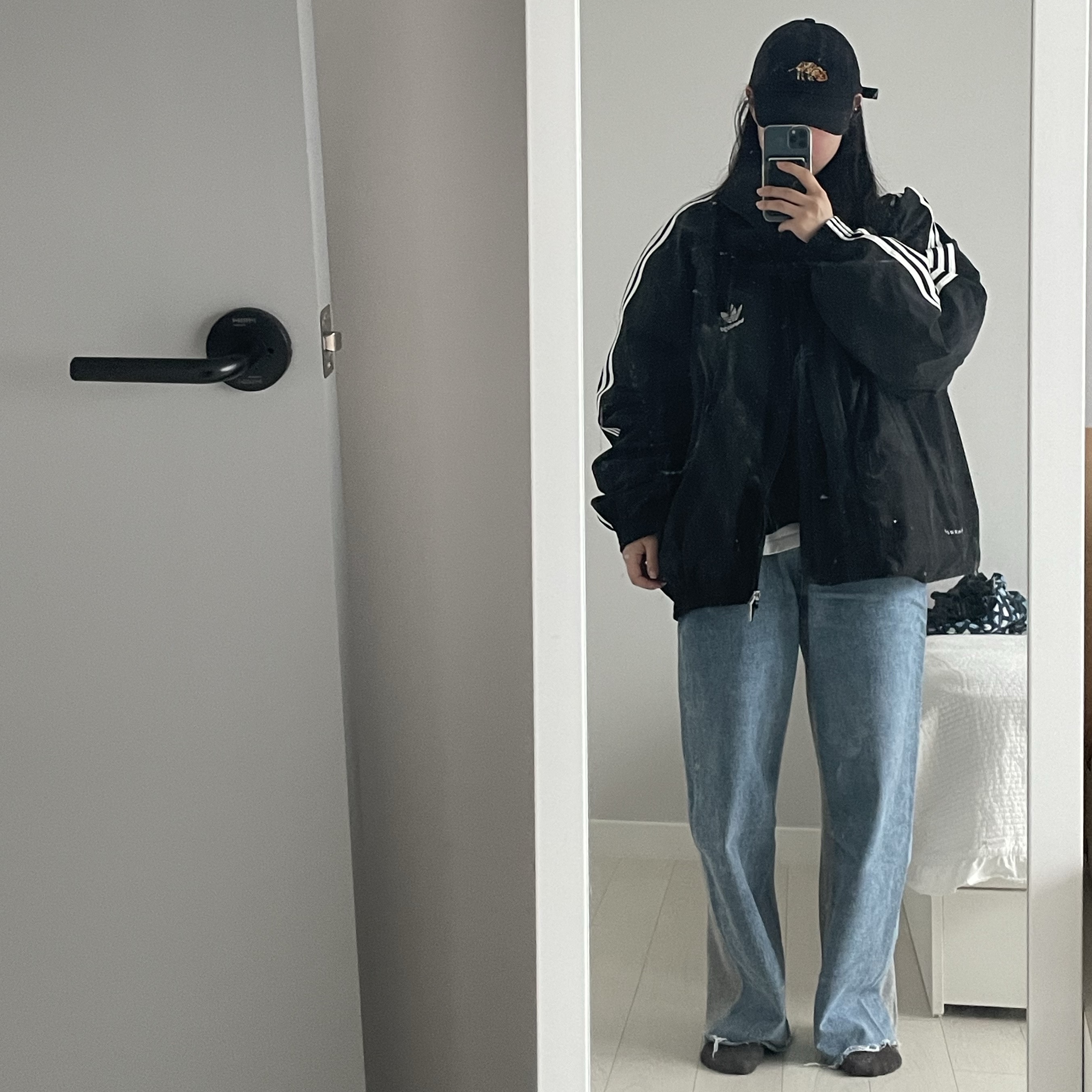 Balenciaga x Adidas Performance Poplin Tracksuit Jacket Black 착용 스타일