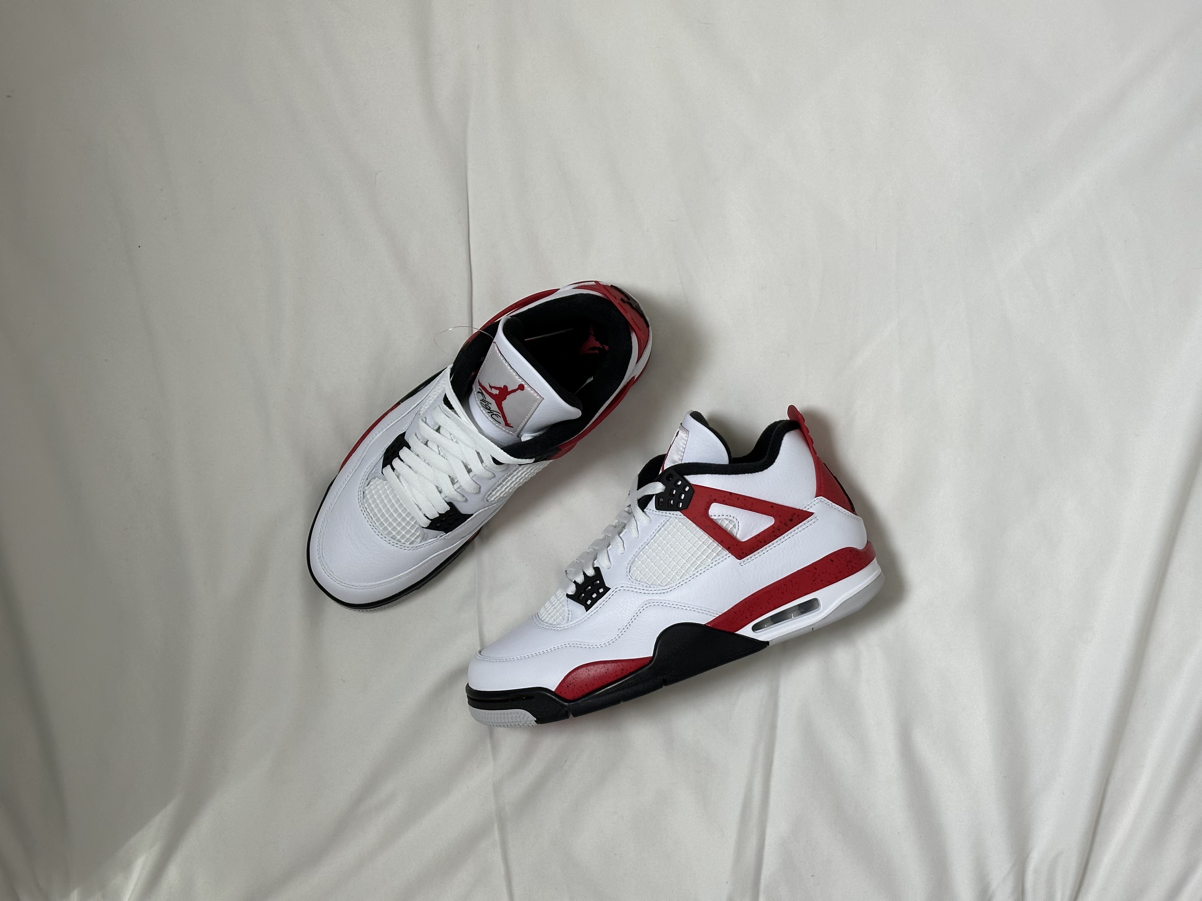 Jordan 4 Retro Red Cement 착용 스타일 - 1
