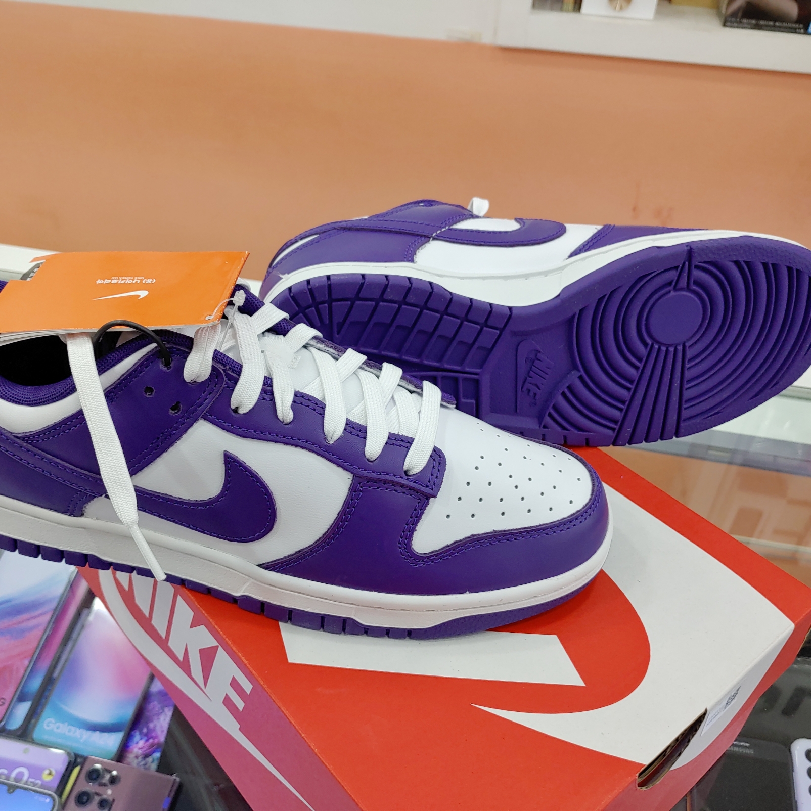 Nike Dunk Low Retro Championship Court Purple 착용 스타일 - 3