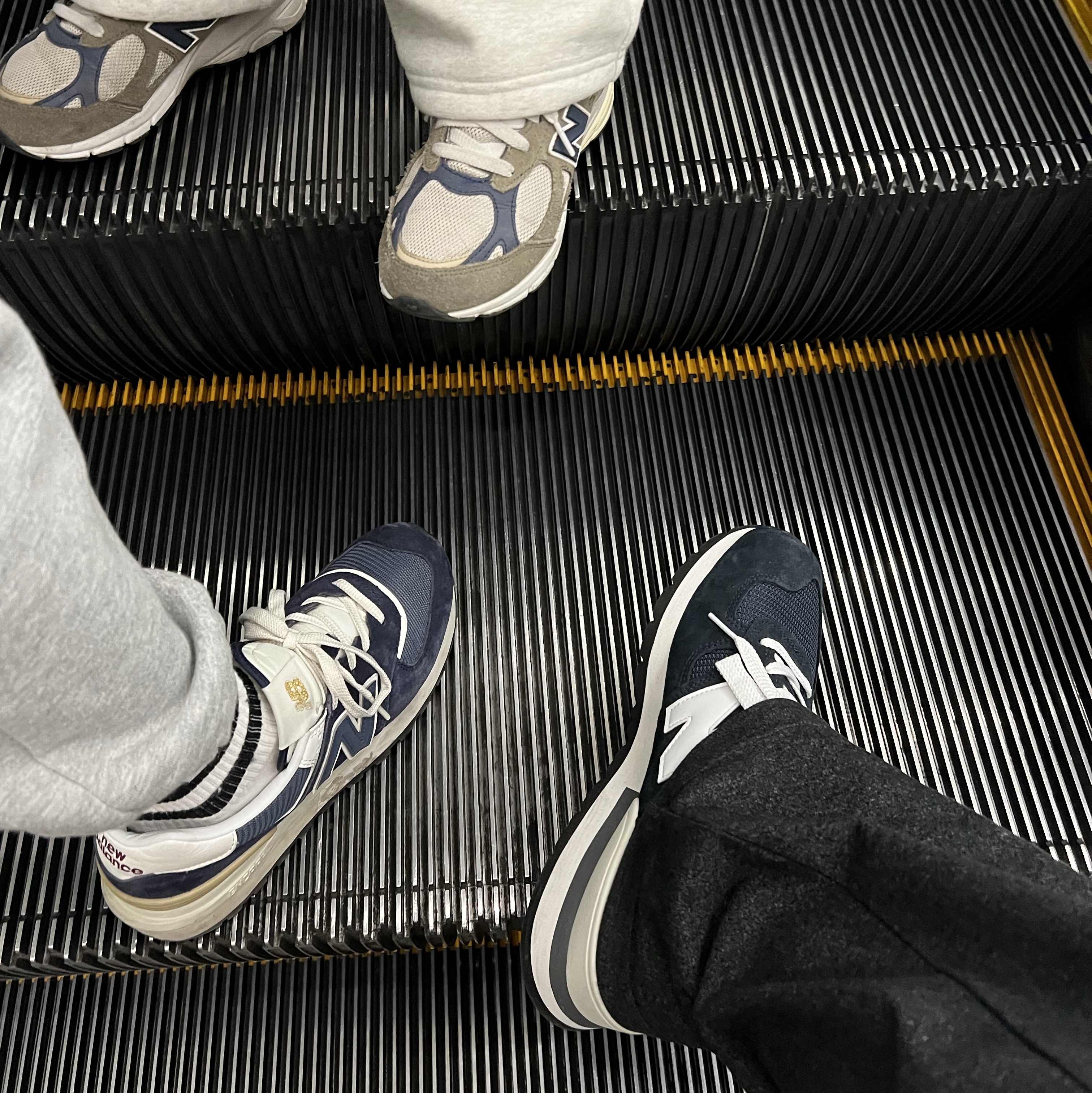 New Balance 990v1 Made in USA Navy, New Balance 574 Legacy Navy 착용 스타일