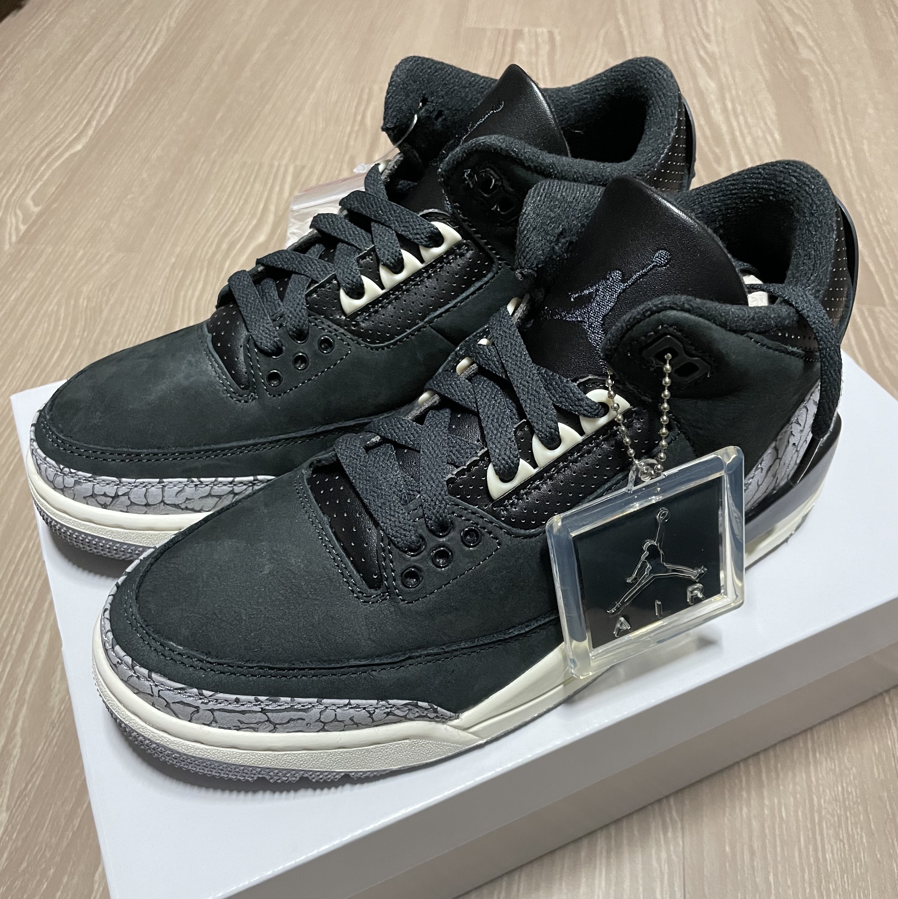 (W) Jordan 3 Retro Off Noir Black 착용 스타일 - 3