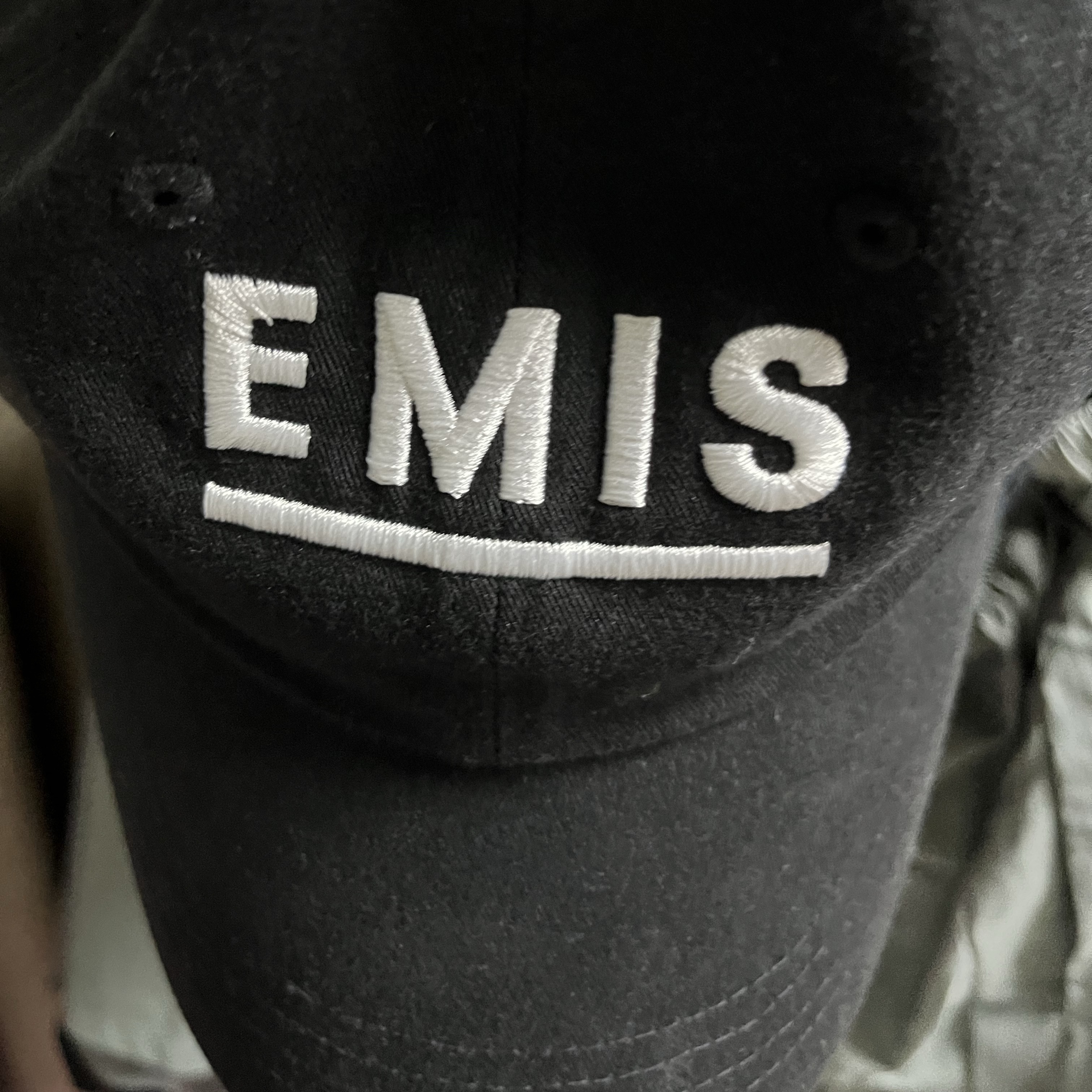 Emis EP11 Ball Cap Black 착용 스타일