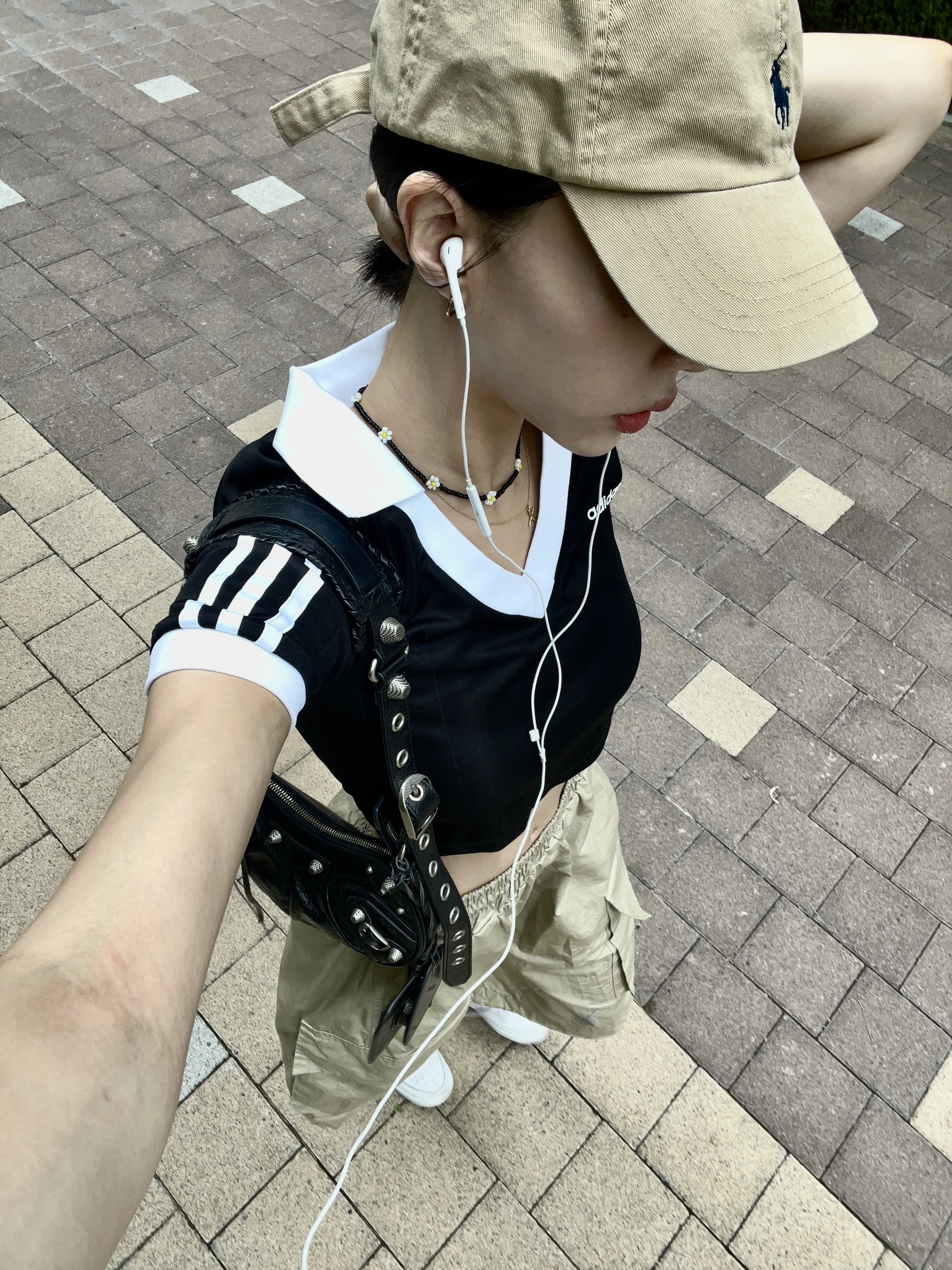 (W) Adidas Football Crop Top Black - KR Sizing, [30%적립] Polo Ralph Lauren Cotton Chino Ball Cap Cafe Tan 착용 스타일