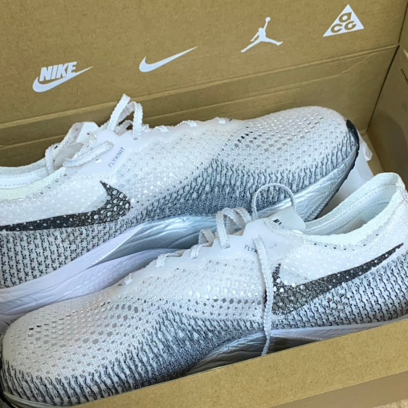 Nike ZoomX Vaporfly Next% 3 White Grey 착용 스타일