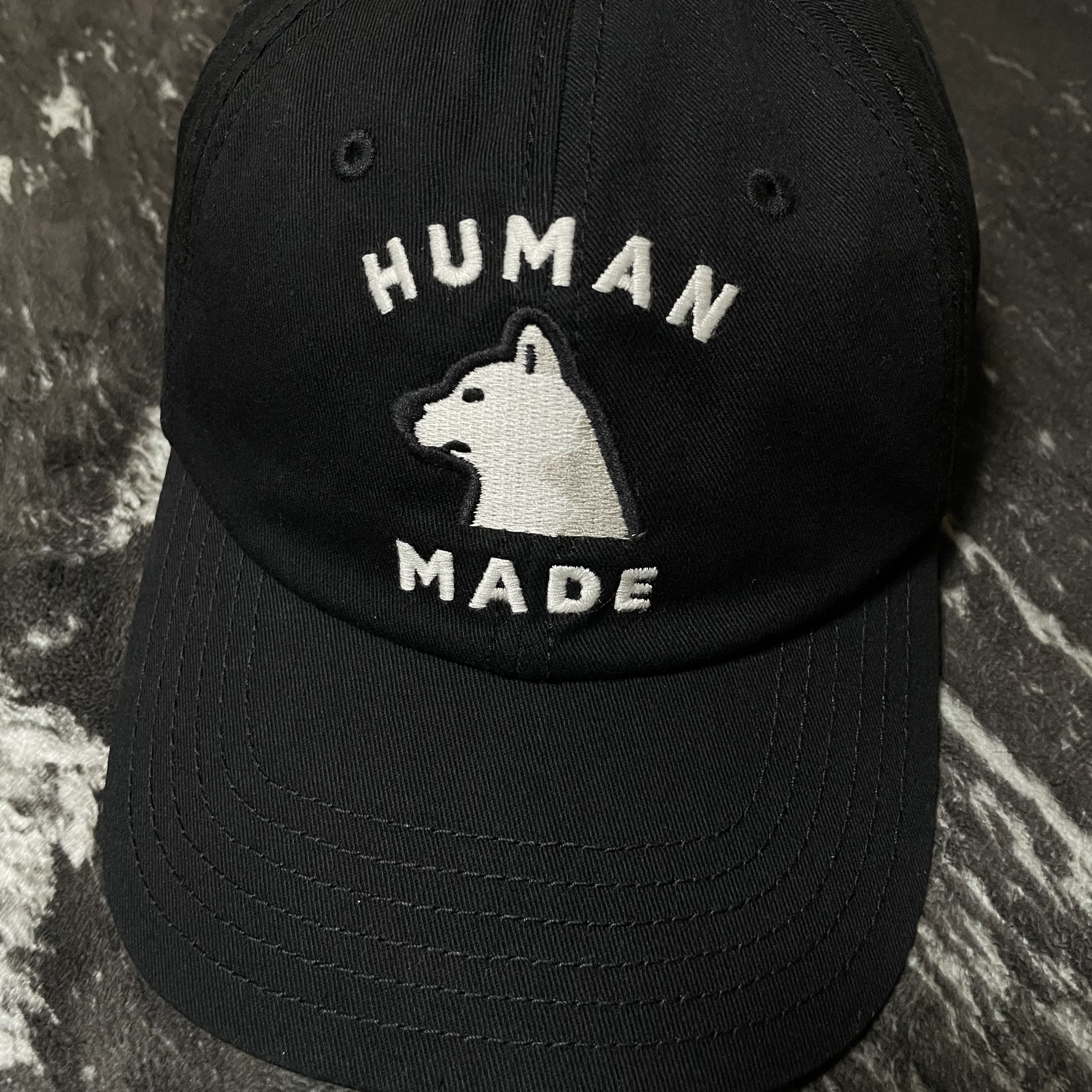 Supreme Denim Camp Cap Black - 24SS, Human Made Worksout 20th Anniversary Jindo Dog 6 Panel Cap Black 착용 스타일 - 2