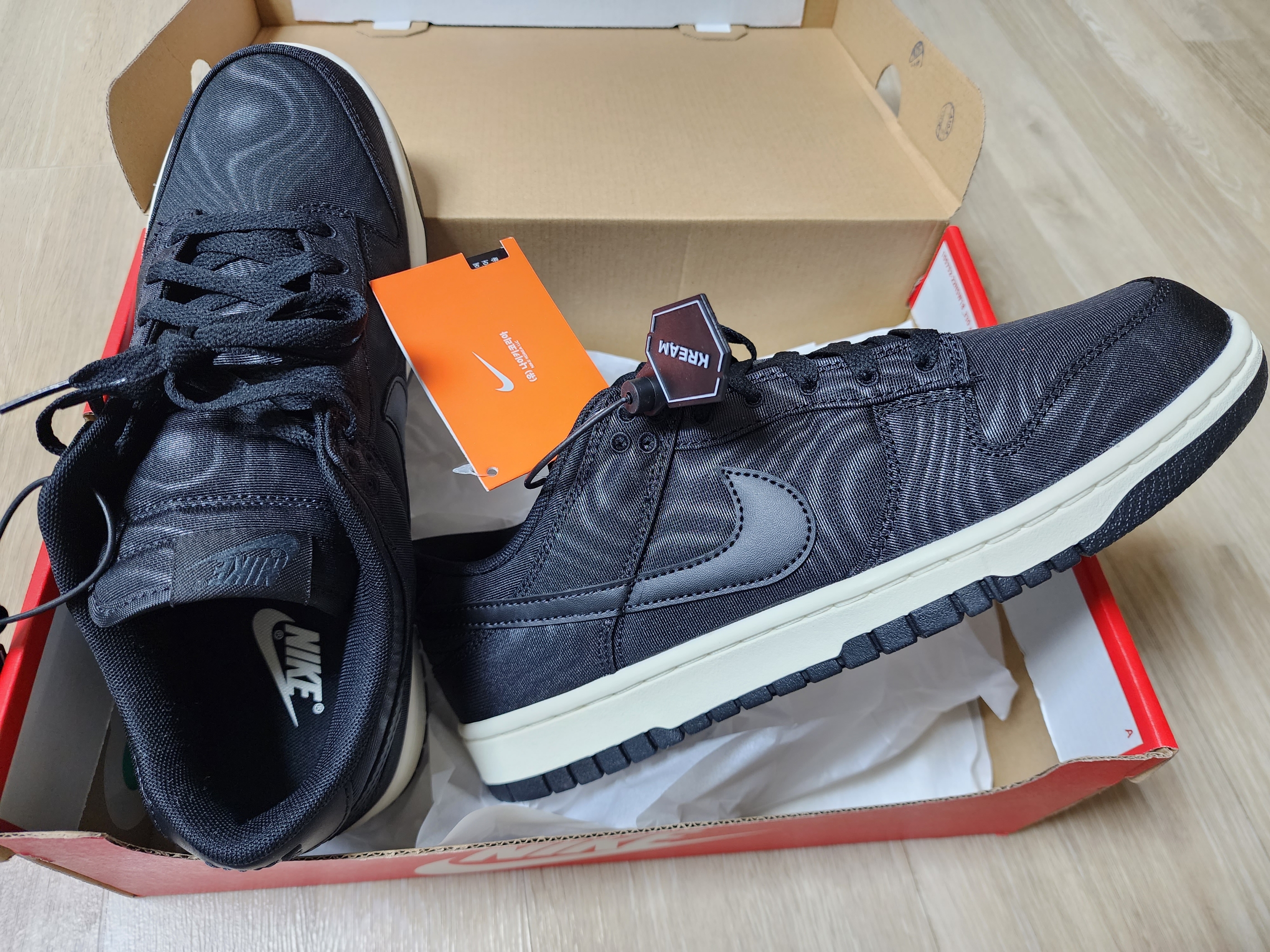 Nike Dunk Low Retro Premium Black 착용 스타일