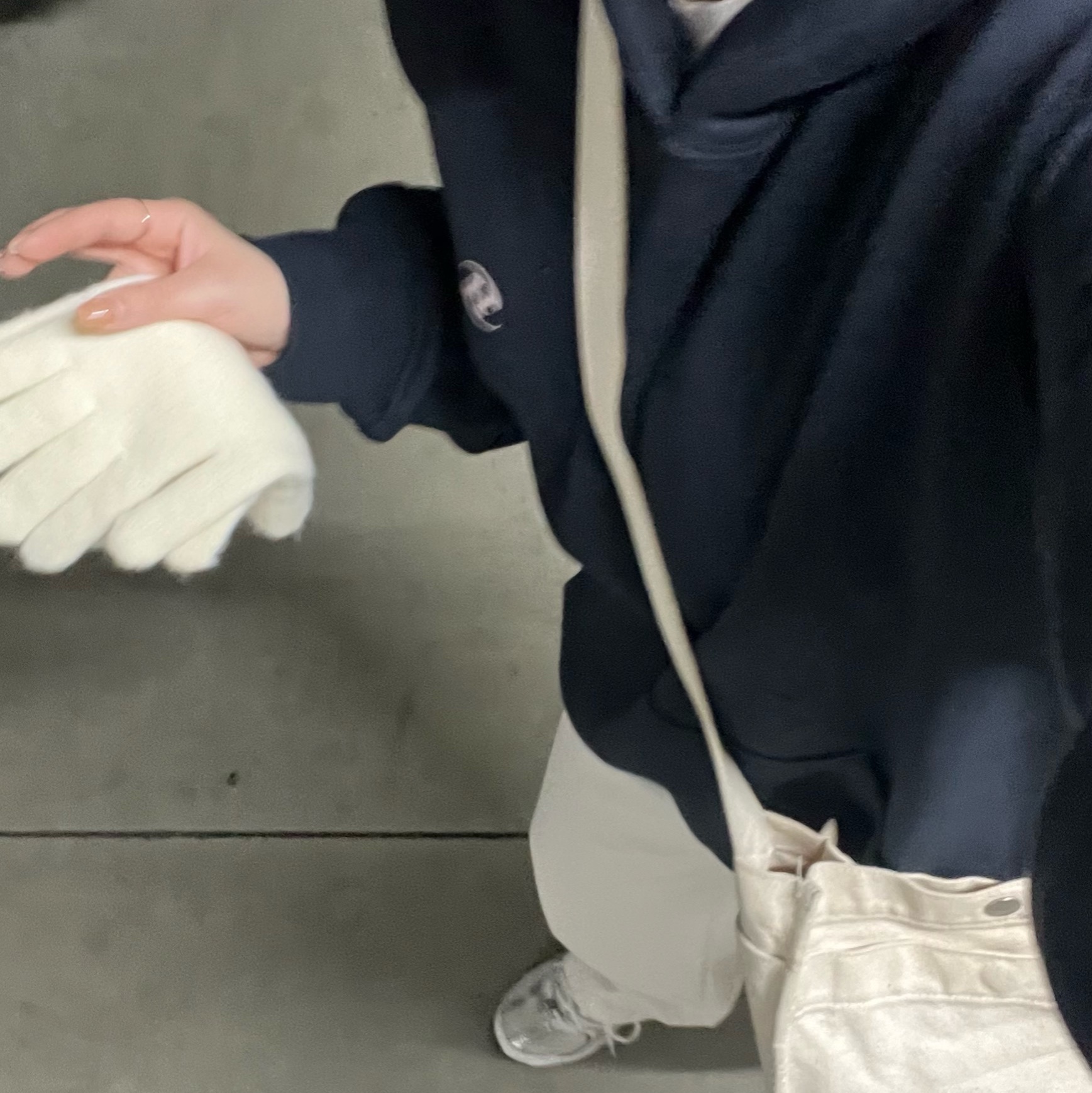 Sansan Gear Biped Hoodie Navy - 23FW, New Balance 530 White 착용 스타일 - 1