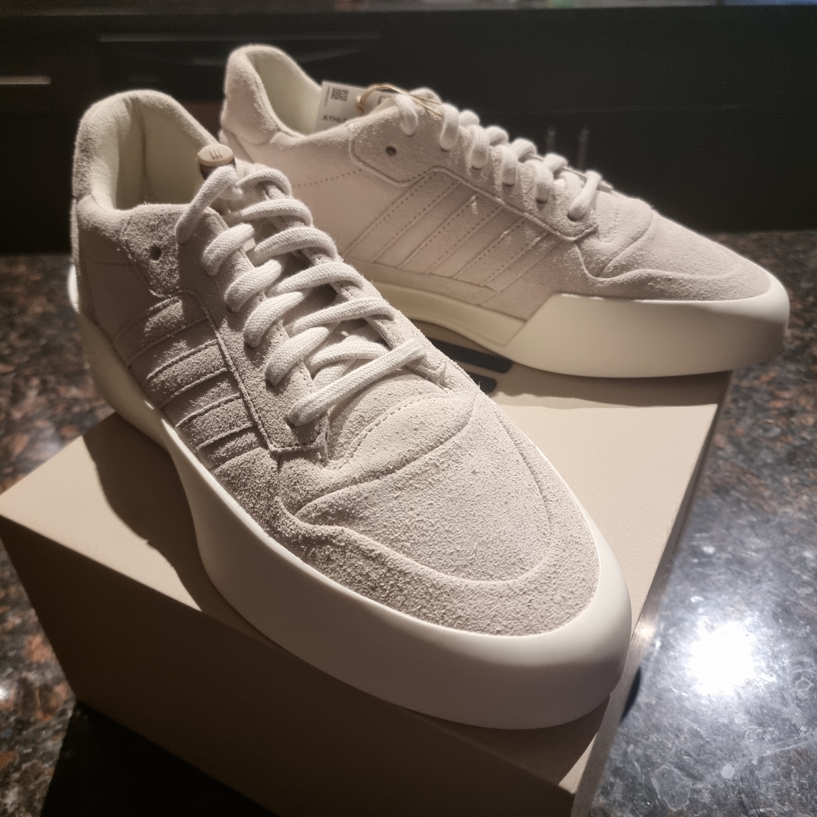 Adidas x Fear of God Athletics 86 Low Sesame, Adidas x Fear of God Athletics 86 Low Clay 착용 스타일 - 2