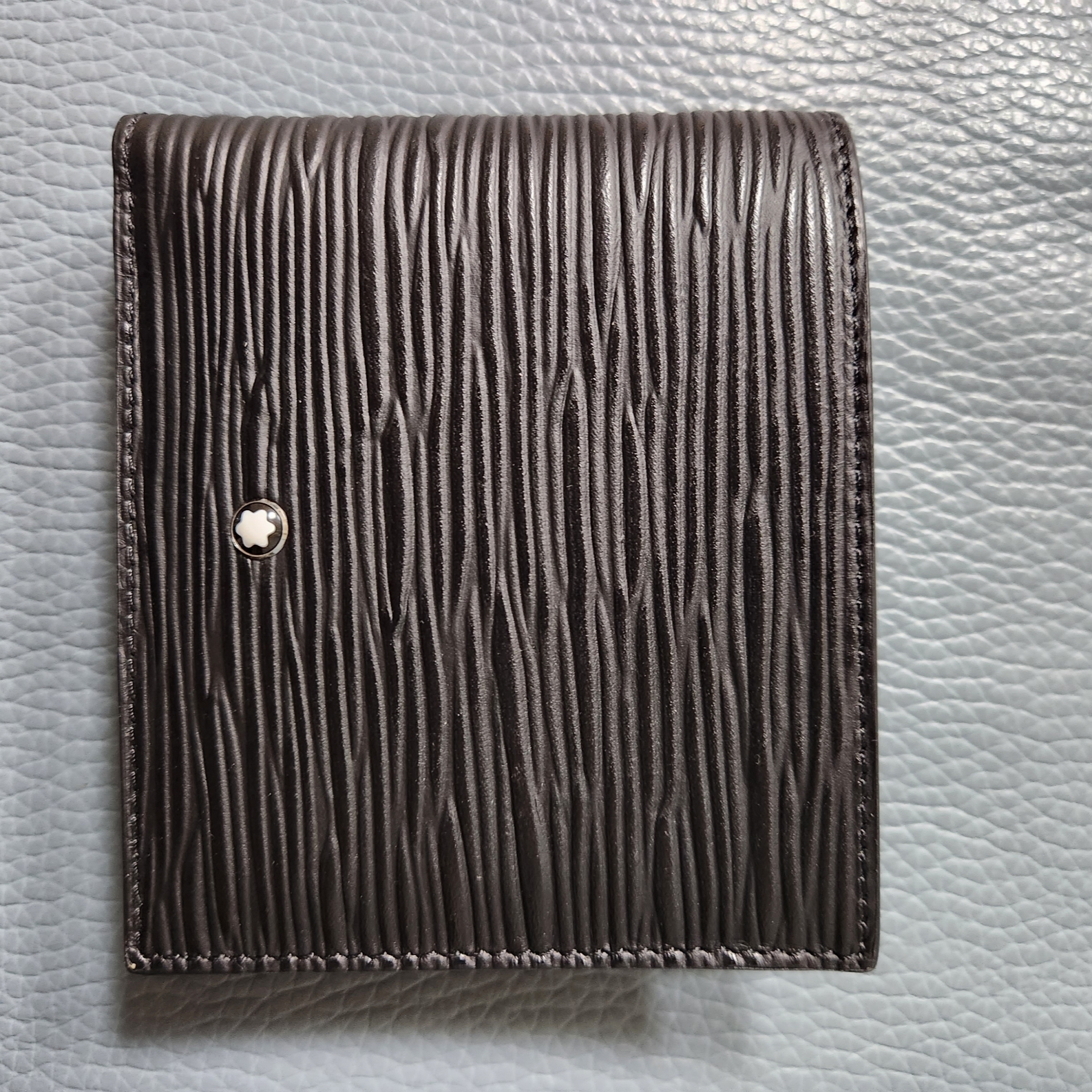 Montblanc Meisterstuck 4810 Wallet 8cc Black 착용 스타일 - 1