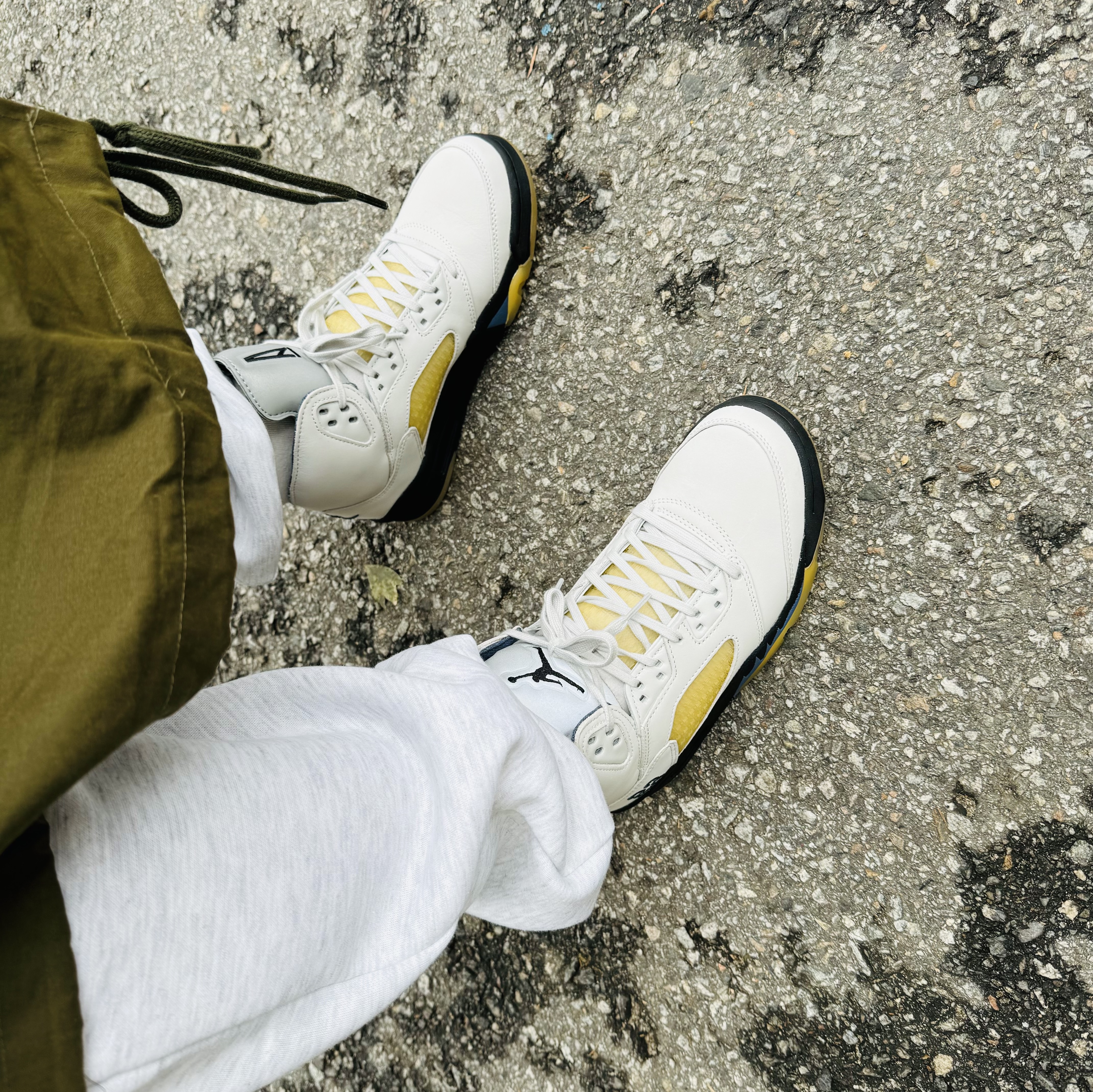 (W) Jordan 5 x A Ma Maniere Retro Dawn 착용 스타일