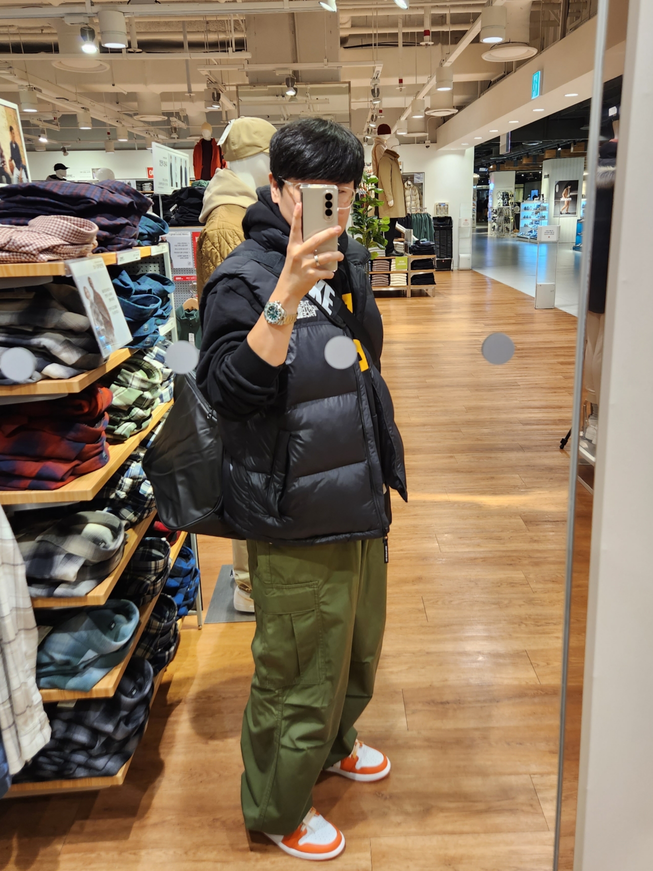 Jordan 1 Low OG Starfish, BAPE Type 2 Bapex #1 Watch Black Green 착용 스타일