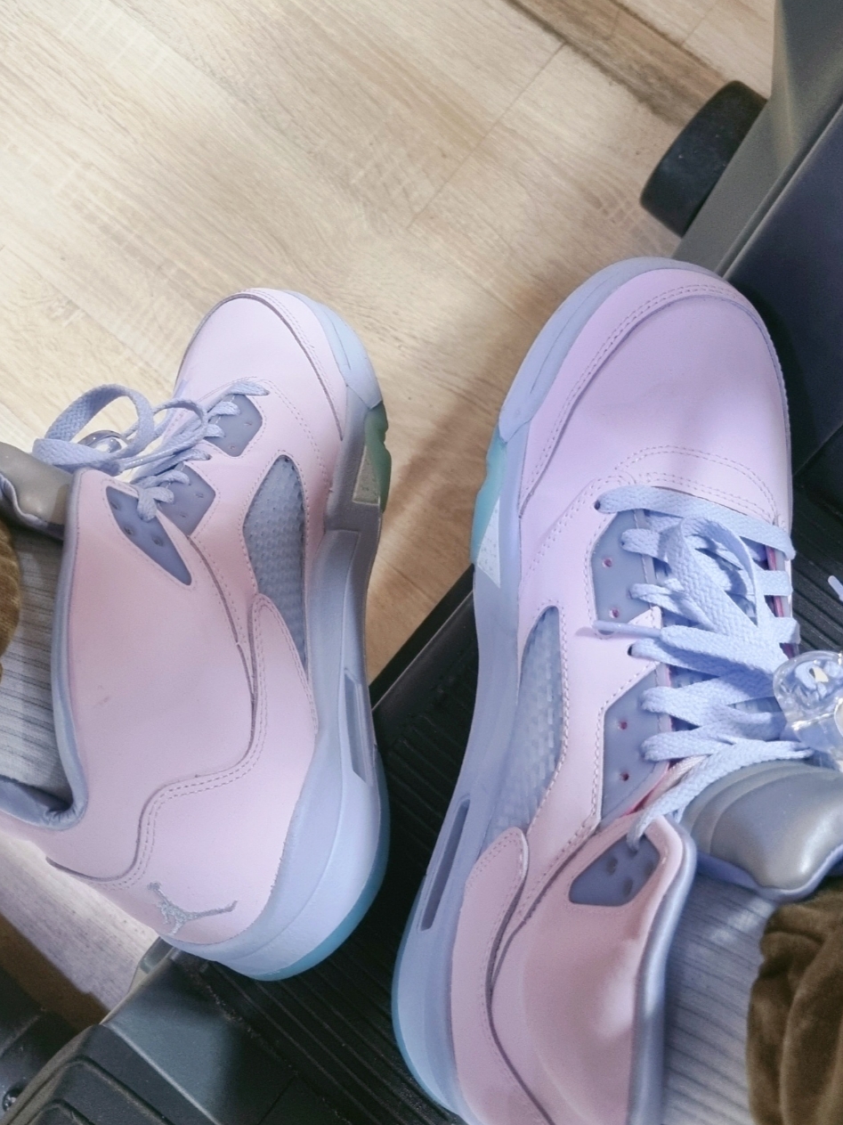 Jordan 5 Retro SE Regal Pink 착용 스타일