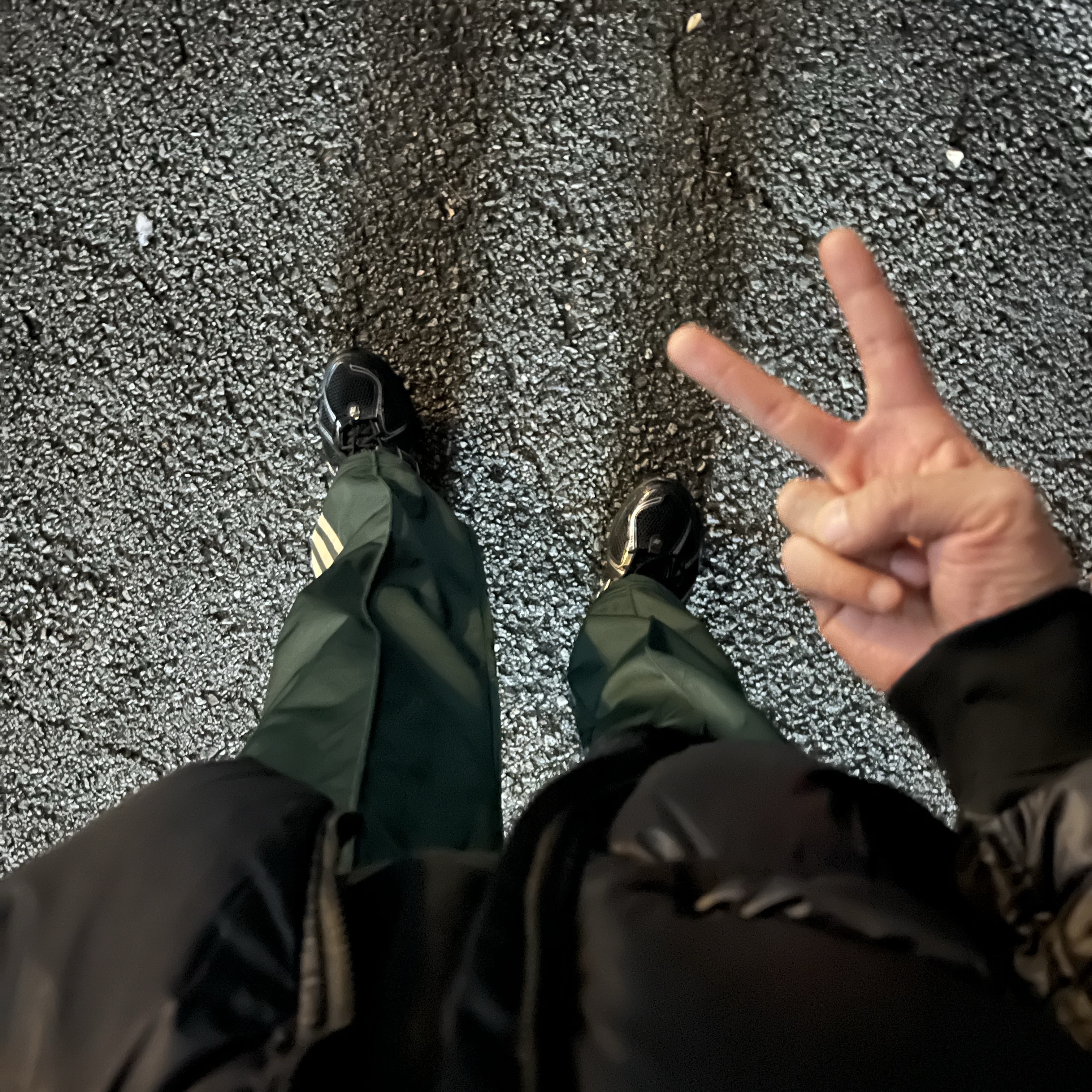 New Balance 1906R Black Silver Metallic 착용 스타일
