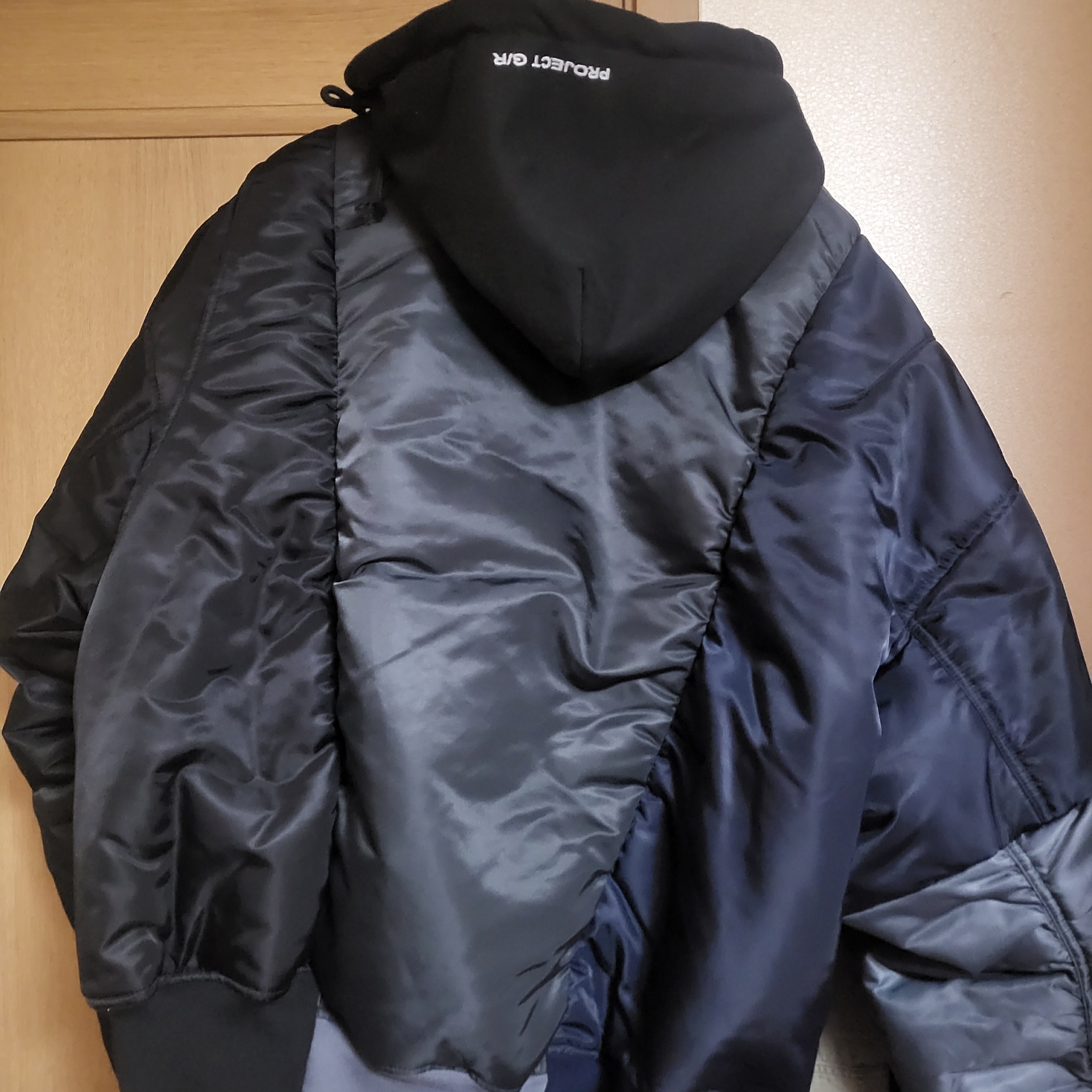 Project G/R Unbalanced Reworked Bomber Jacket Black 착용 스타일 - 2