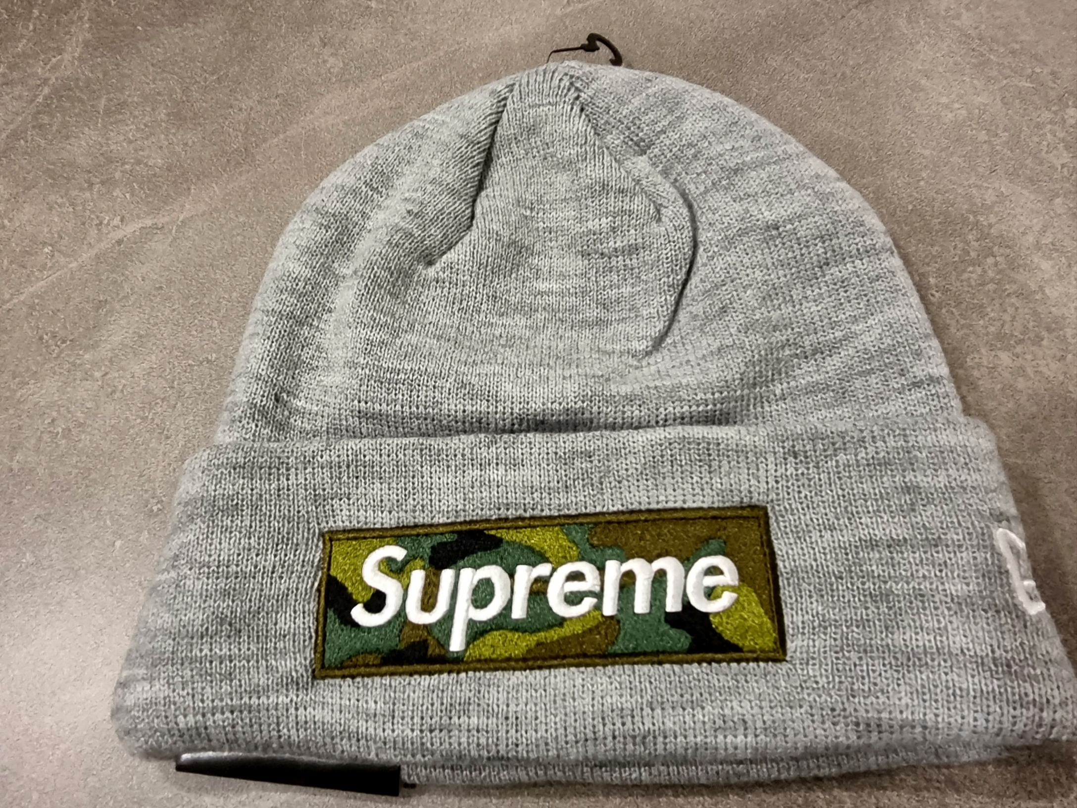 Supreme New Era Box Logo Beanie Heather Grey - 23FW 착용 스타일 - 1