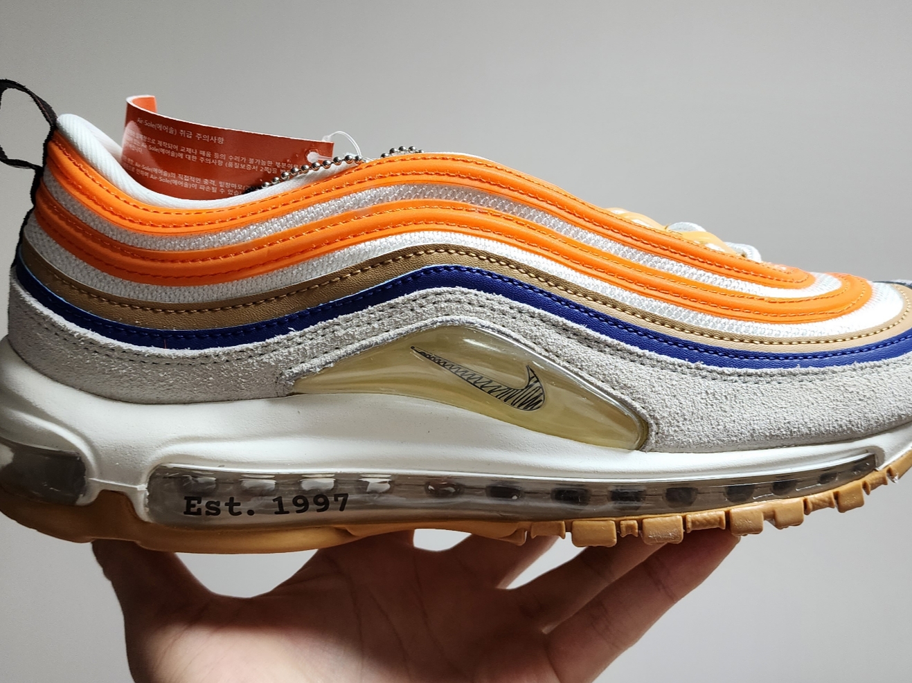 Nike Air Max 97 SE Summit White Safety Orange 착용 스타일