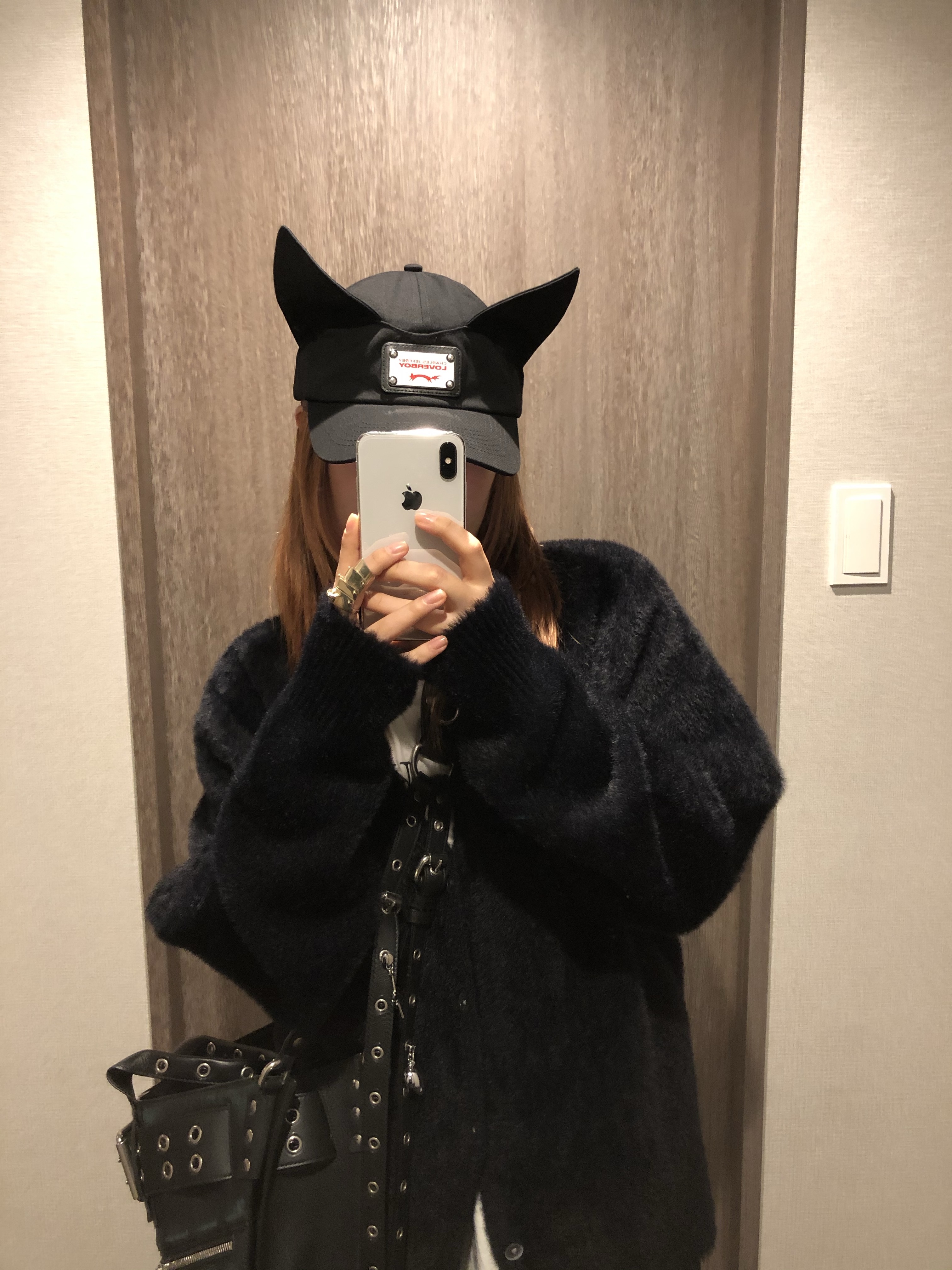 Stussy Shaggy Cardigan Black, Charles Jeffrey Loverboy Ears Cap Black 착용 스타일 - 2