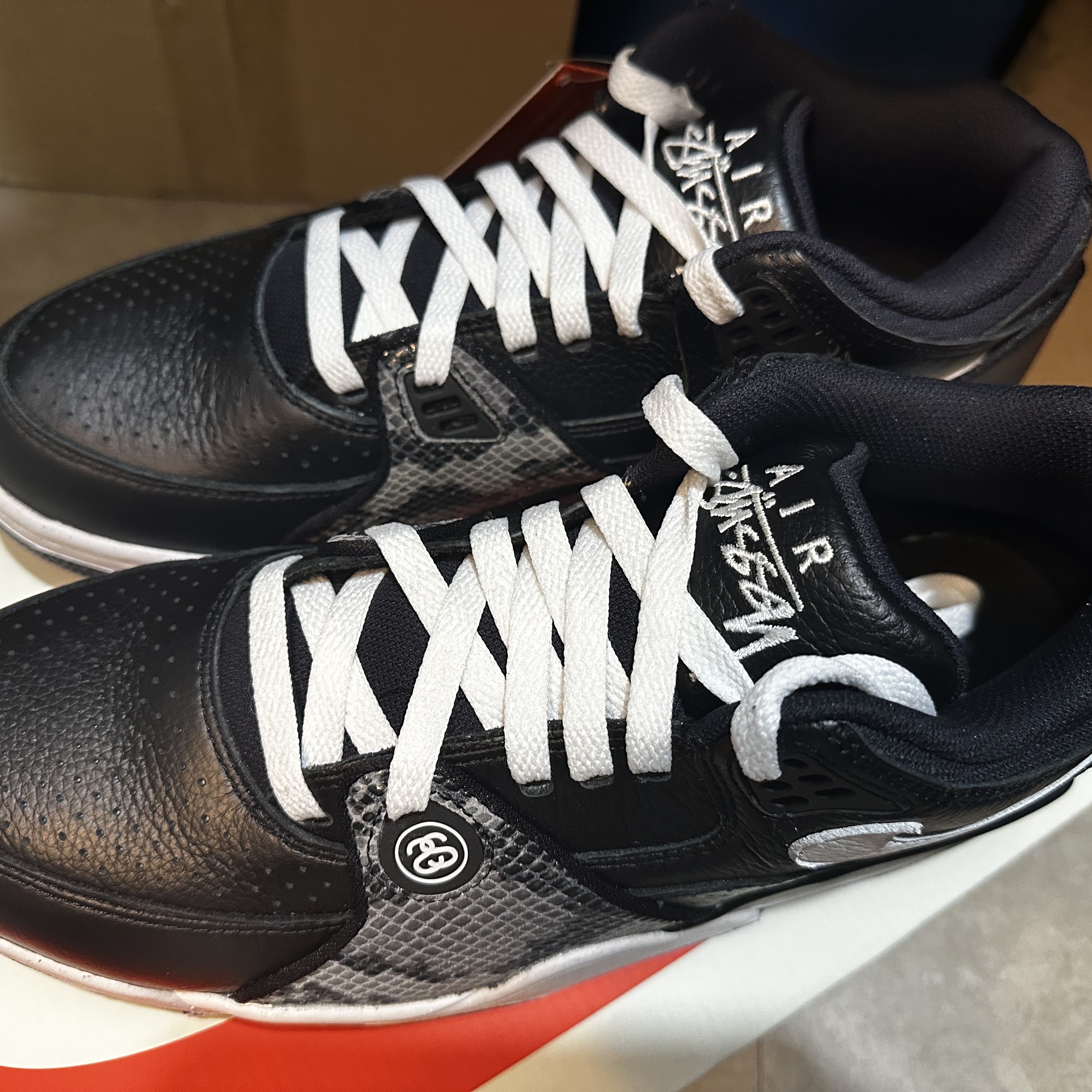 Nike x Stussy Air Flight 89 Low Black White 착용 스타일 - 2