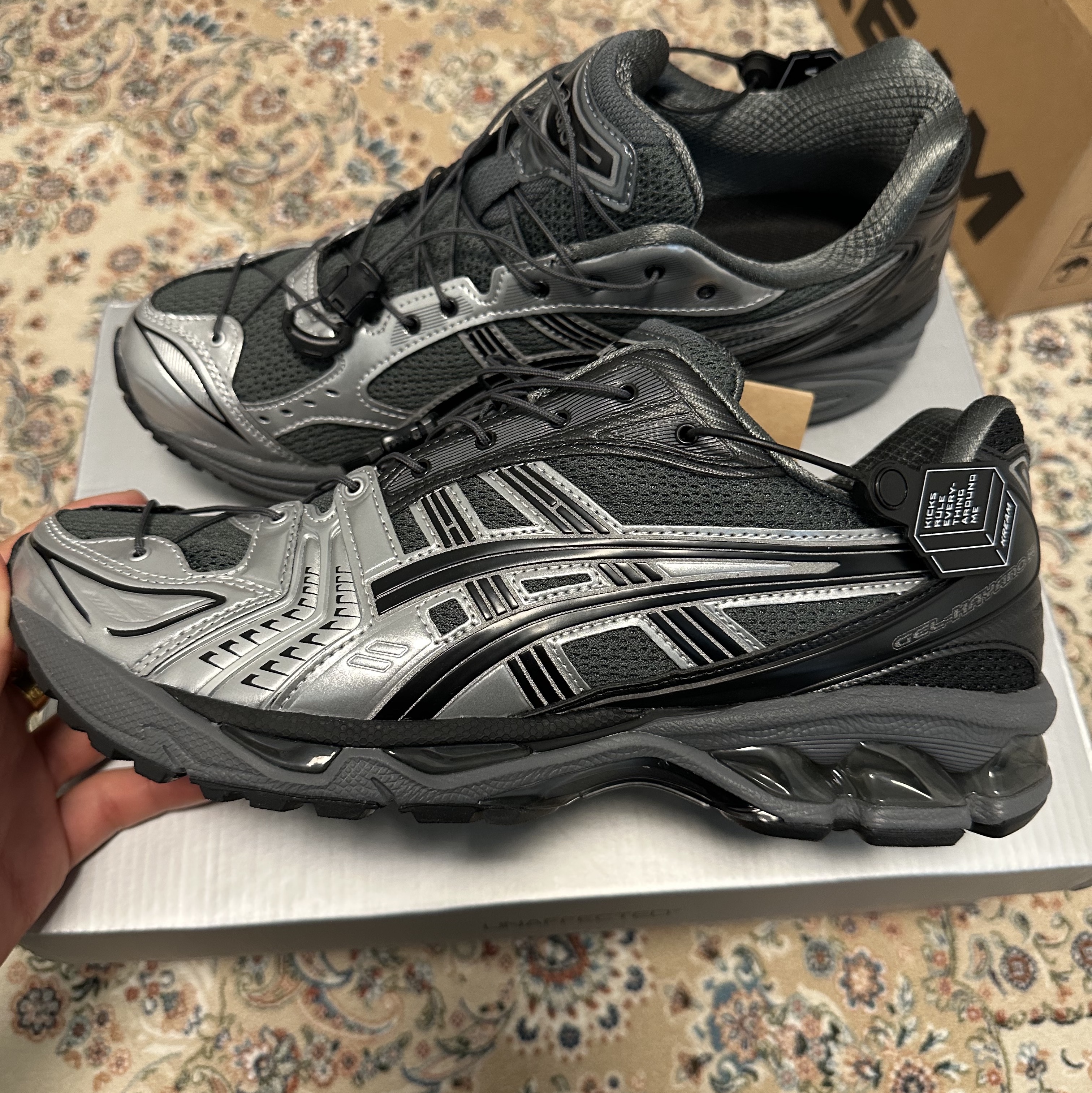 Asics x Unaffected Gel-Kayano 14 Silver Moon 착용 스타일 - 2
