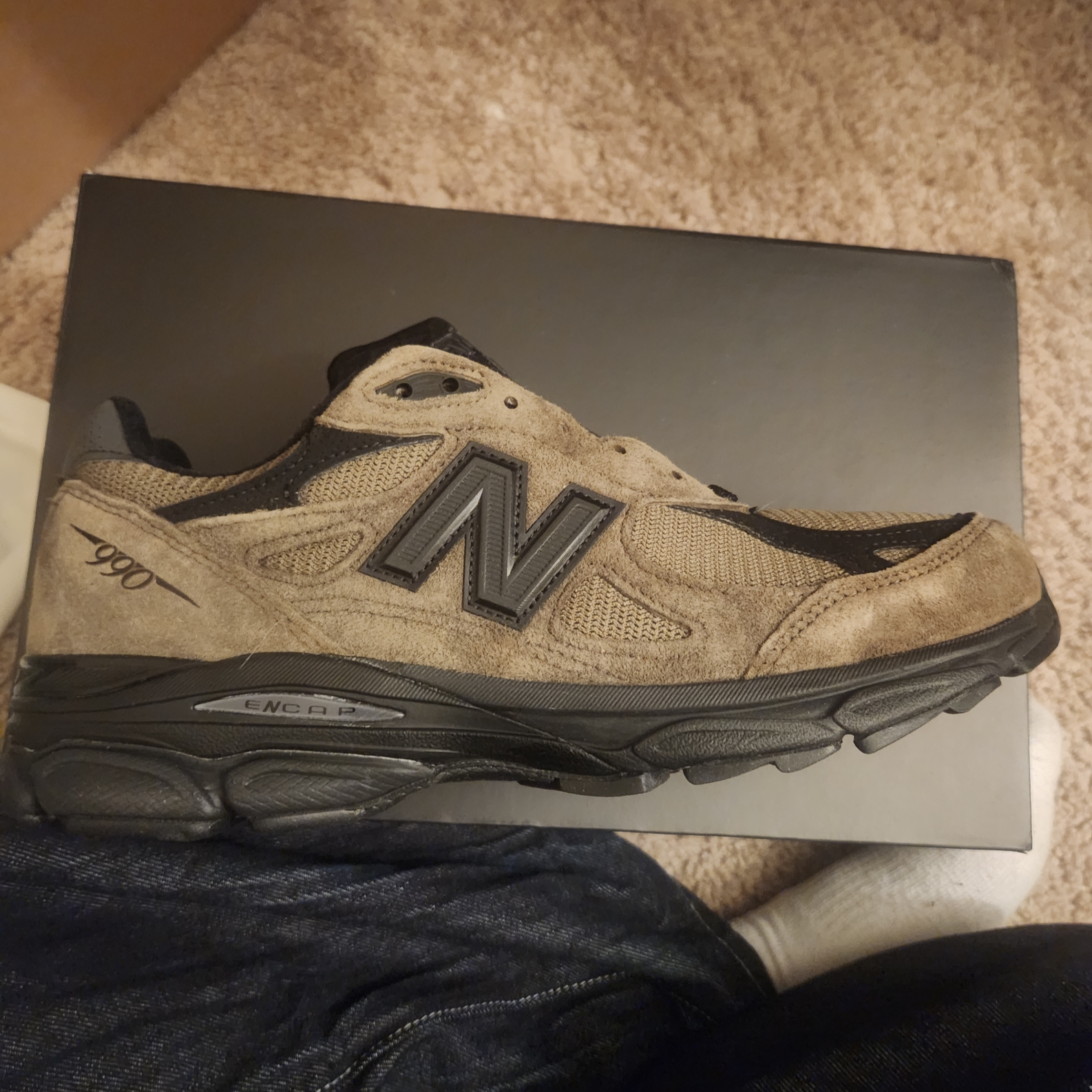 New Balance x JJJJound 990v3 Brown Black 착용 스타일 - 2