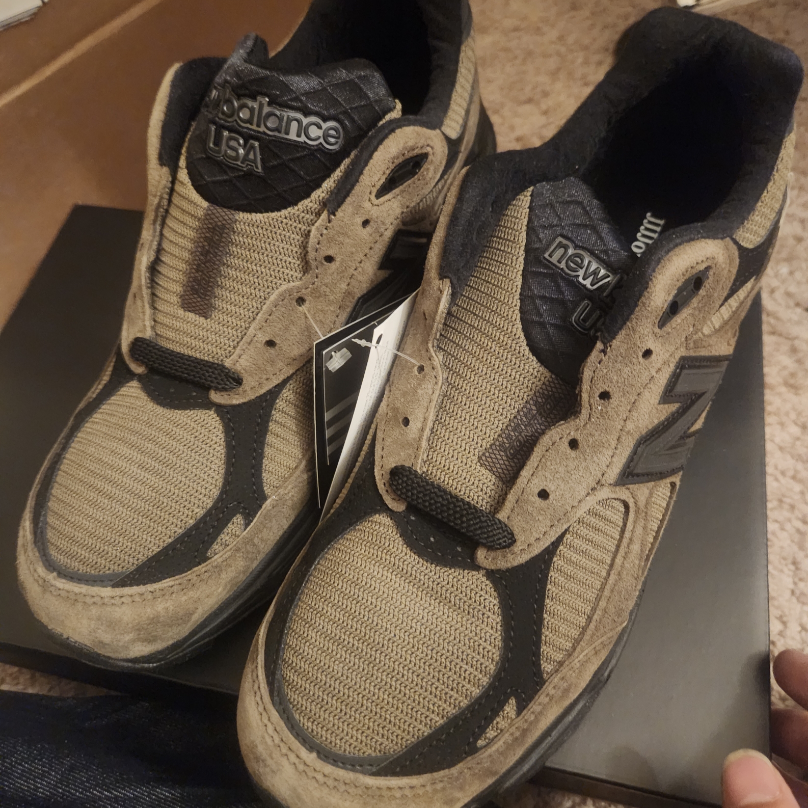 New Balance x JJJJound 990v3 Brown Black 착용 스타일 - 4