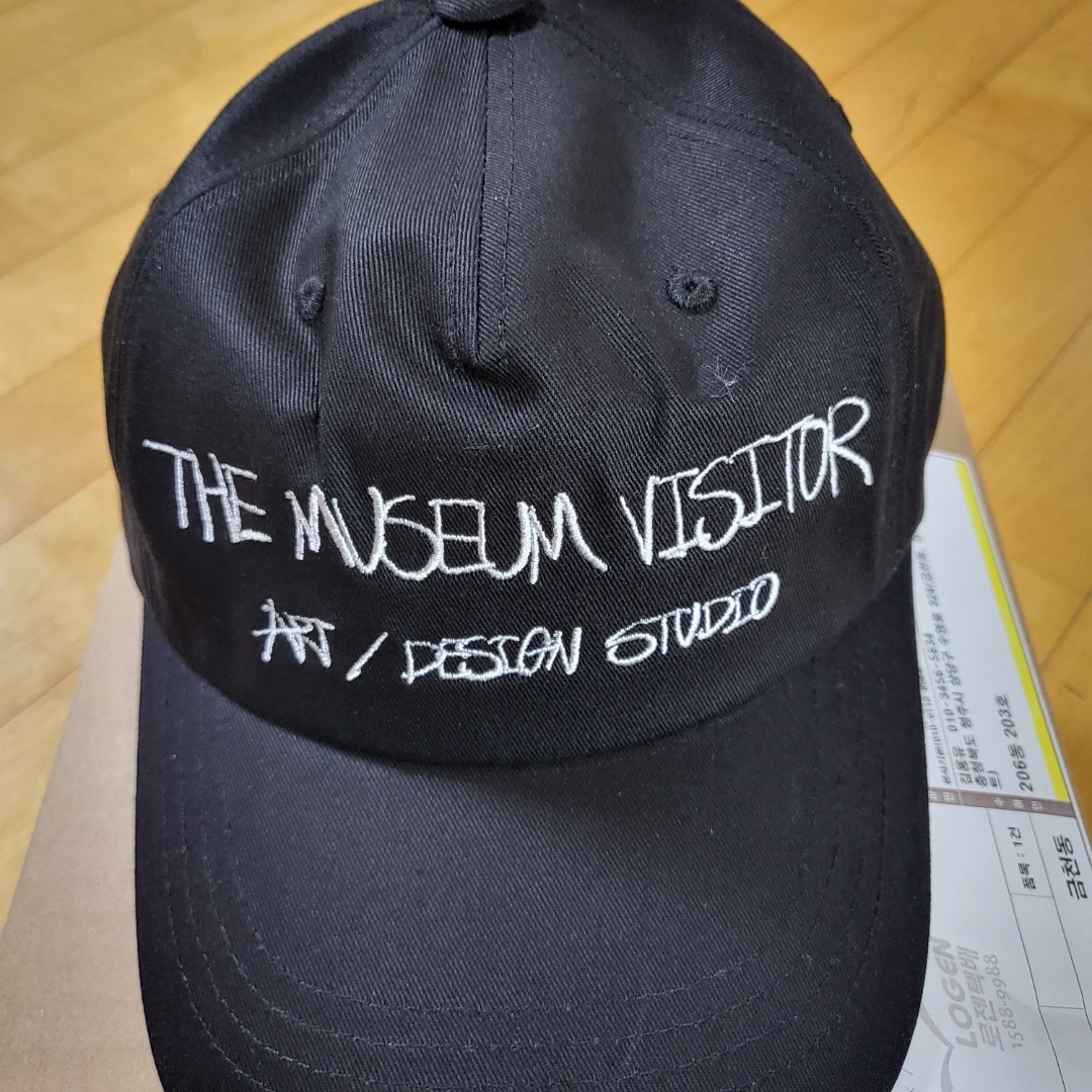The Museum Visitor Art Design Studio Ball Cap Black 착용 스타일