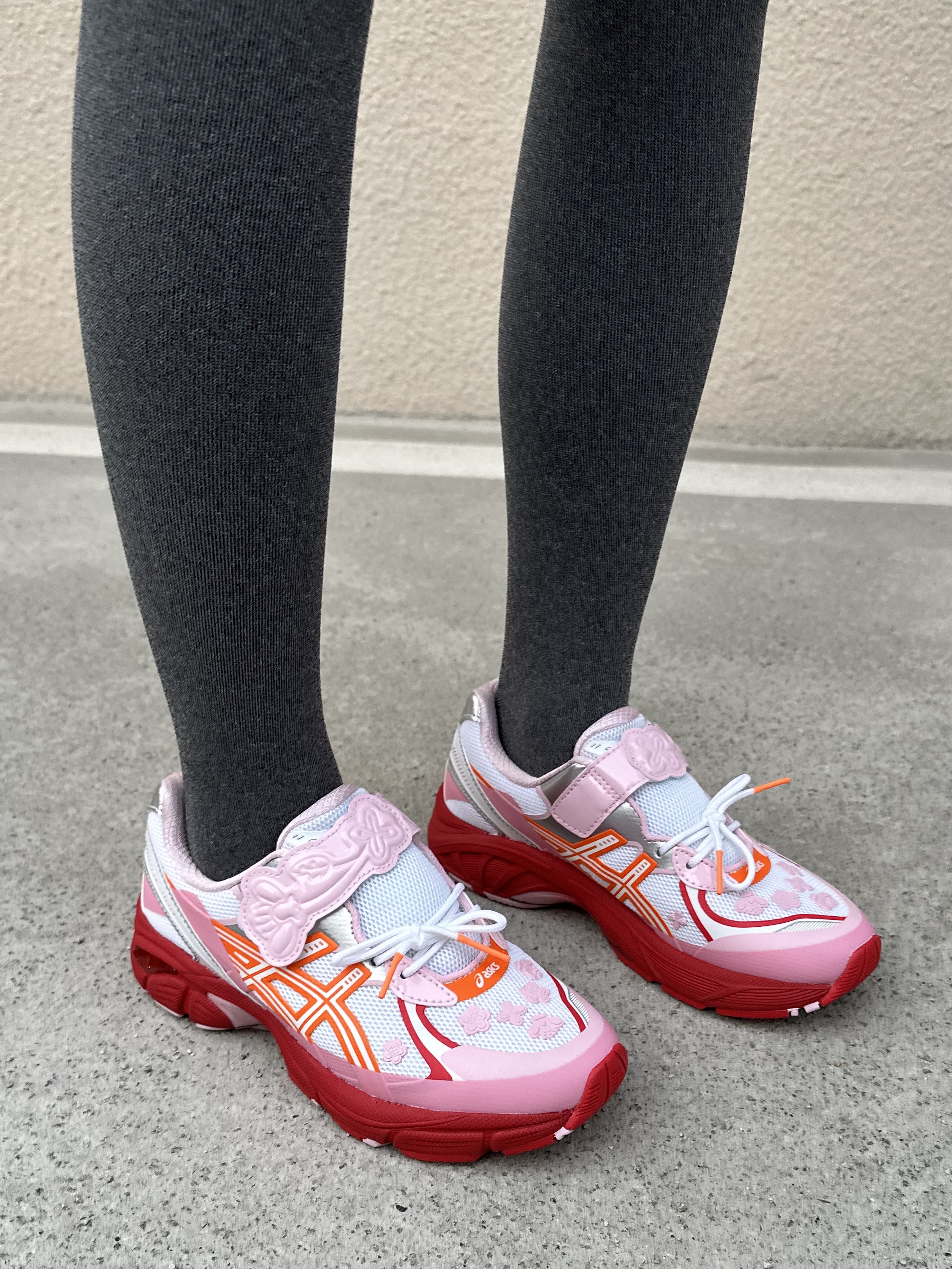 Asics x Cecilie Bahnsen GT-2160 White Habanero 착용 스타일 - 3