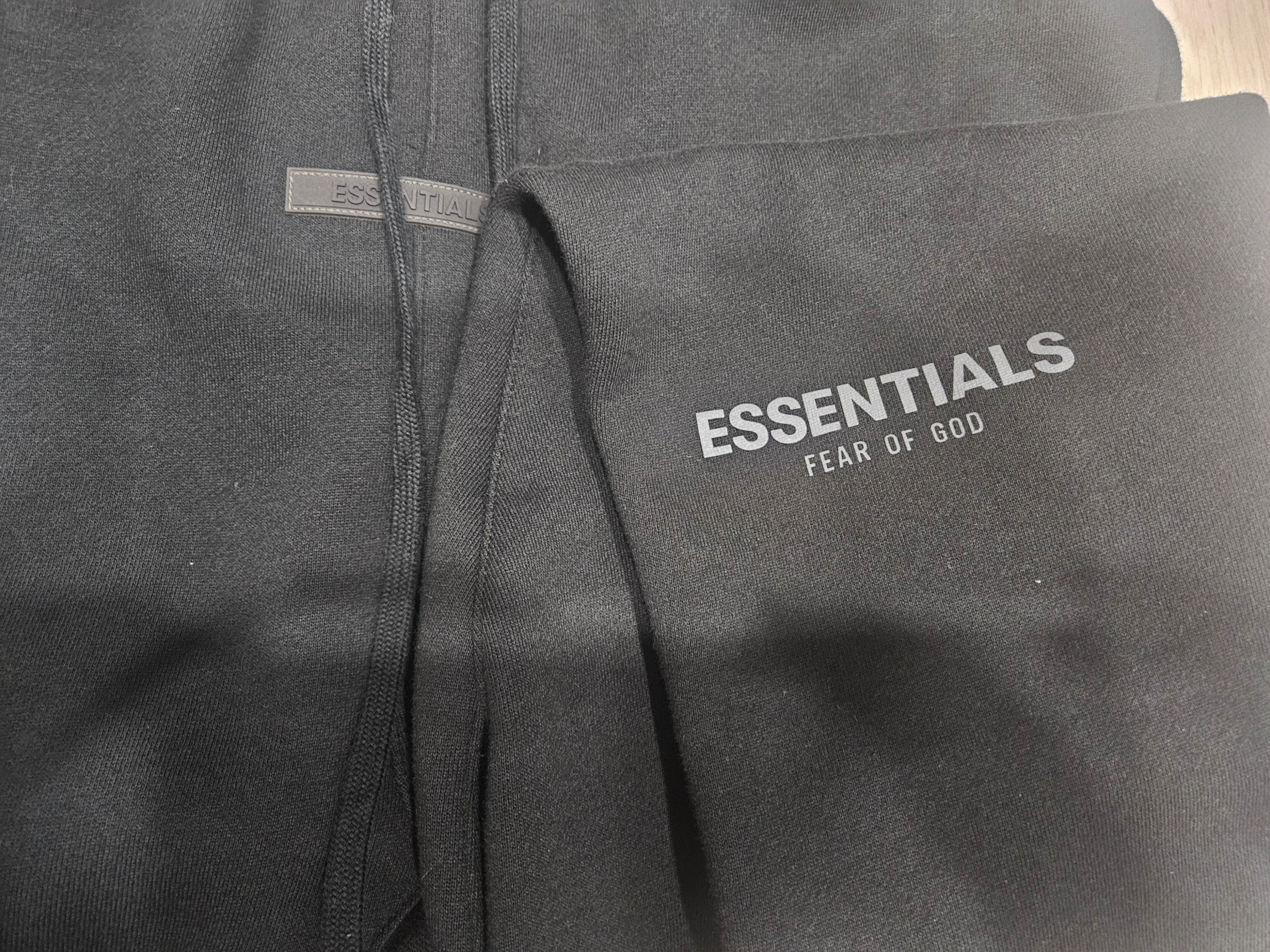 Essentials The Core Collection Sweatpants Black 착용 스타일