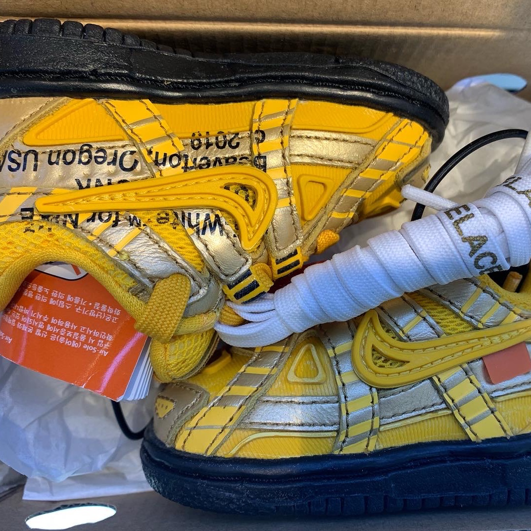 (TD) Nike x Off-White Air Rubber Dunk University Gold 착용 스타일 - 2