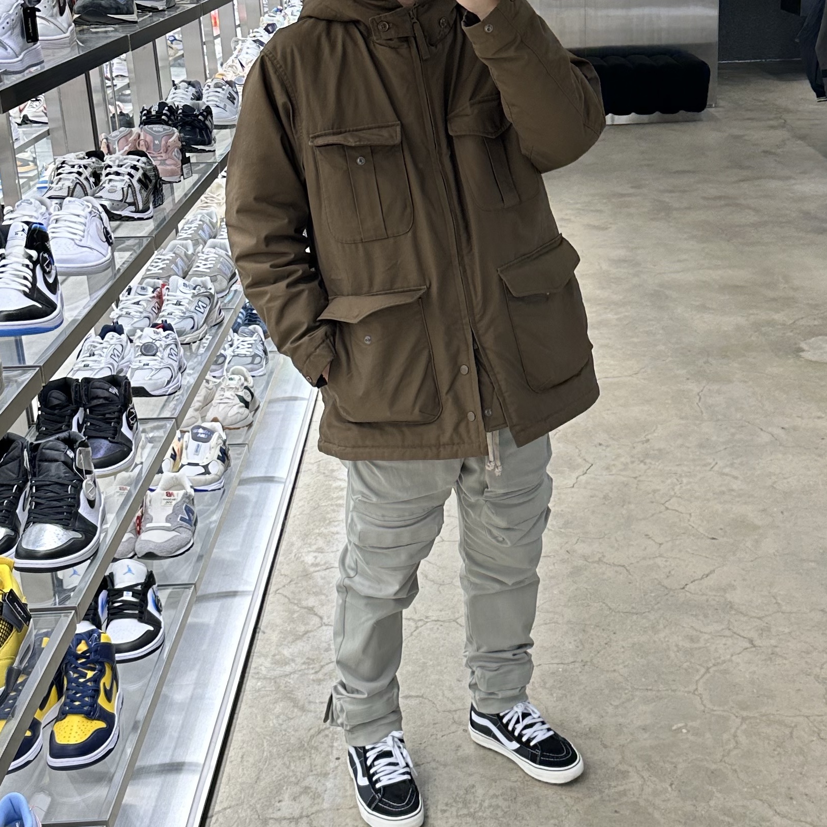 Uniqlo x Engineered Garments Pufftech Utility Jacket Brown, Grailz Flight Pocket Pants Ash Olive 착용 스타일