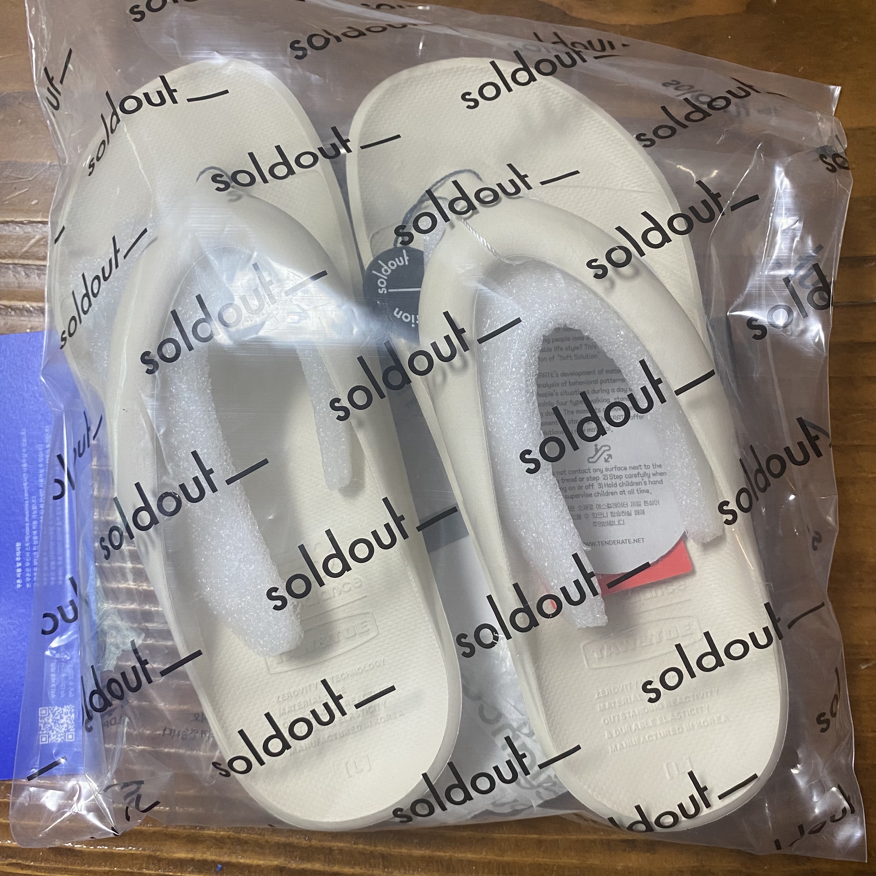 New Balance x Taw&Toe Flip Flop Ivory 착용 스타일
