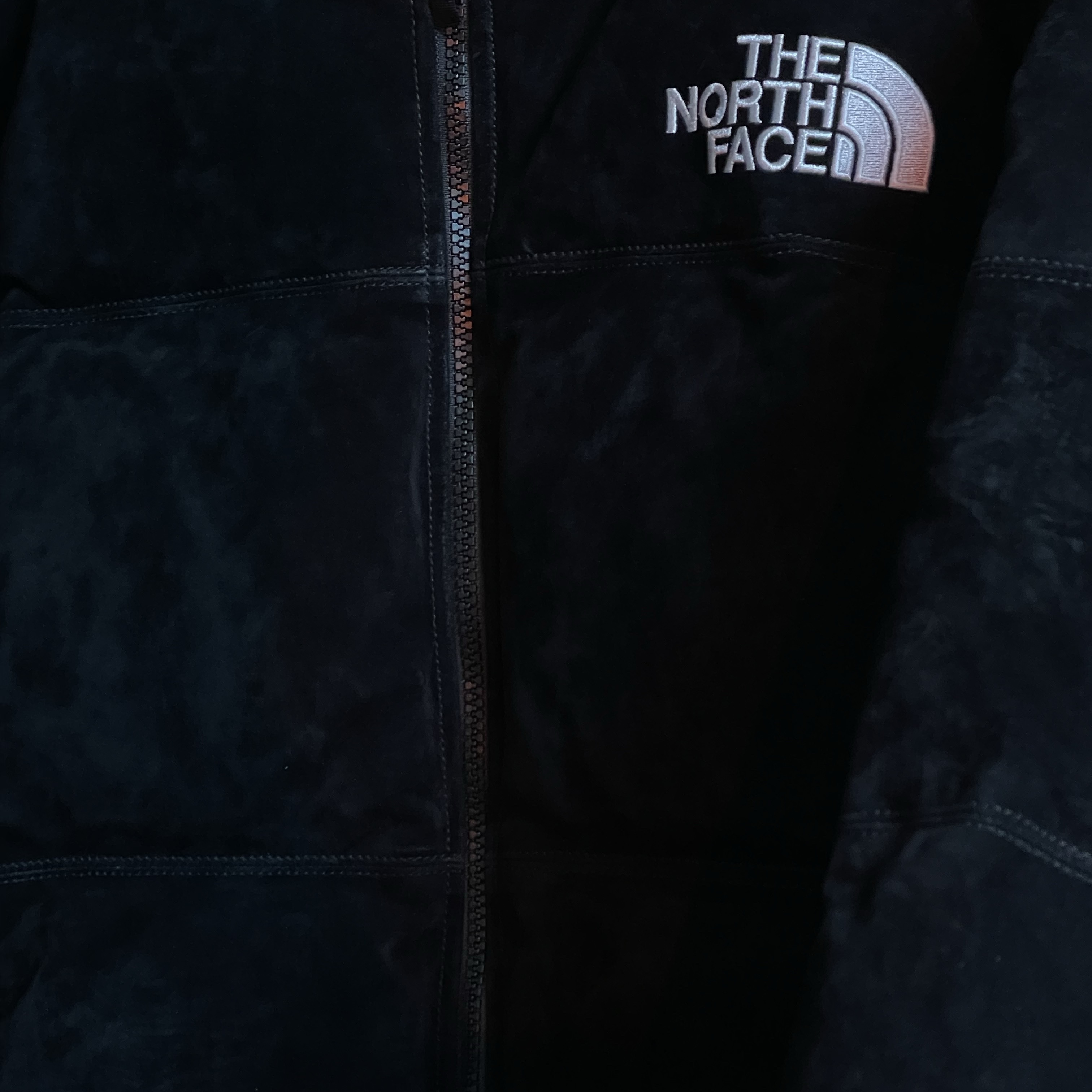 Supreme x The North Face Suede Nuptse Jacket Black - 23FW 착용 스타일 - 5