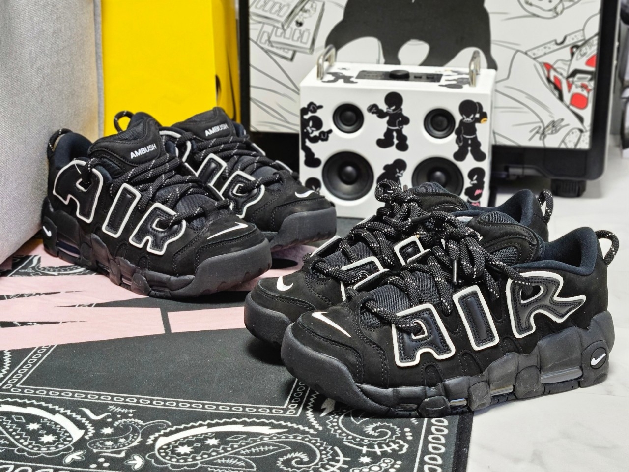 Nike x Ambush Air More Uptempo Low Black and White 착용 스타일 - 4