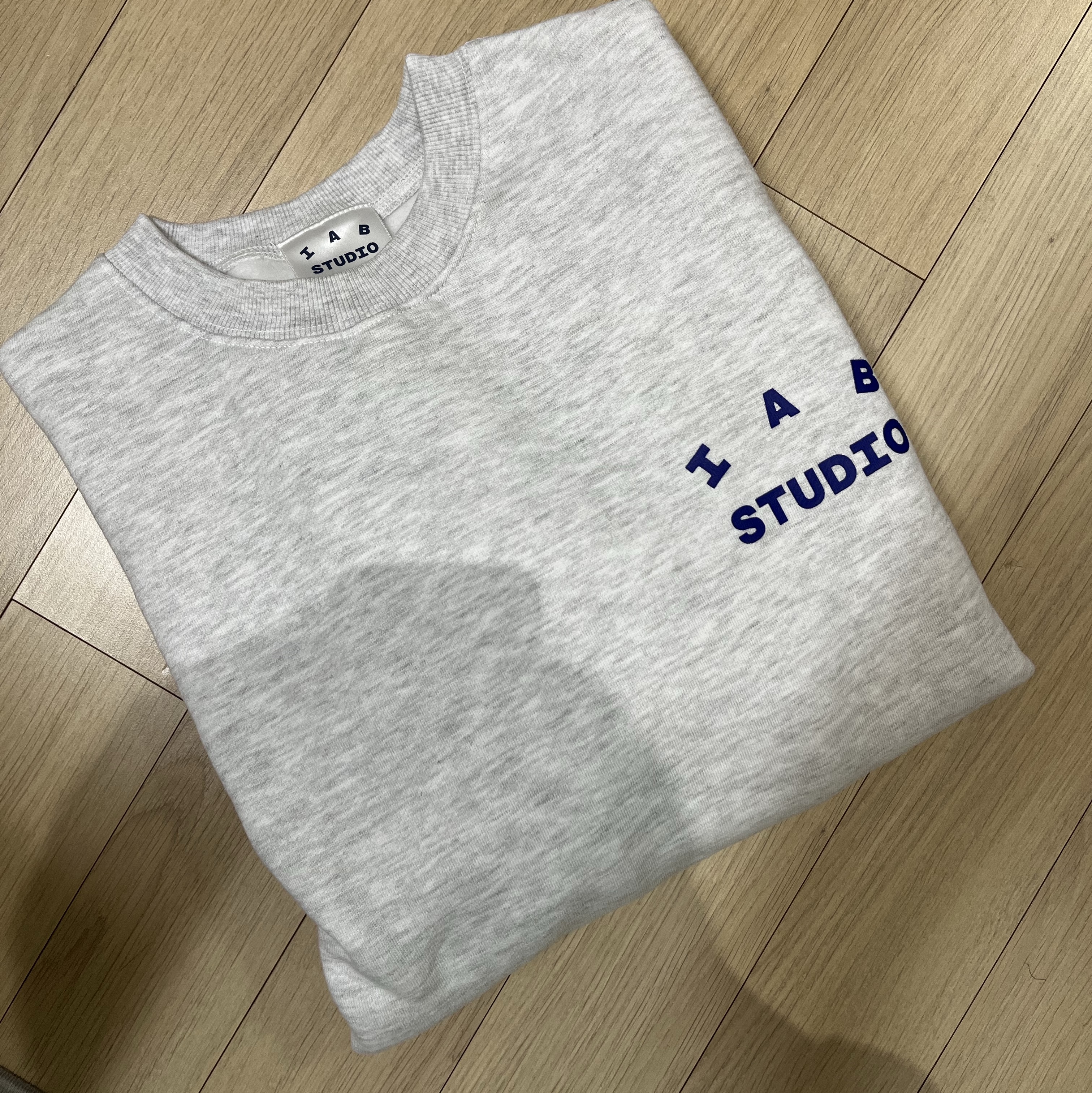 IAB Studio Sweatshirt Light Gray - 23FW 착용 스타일