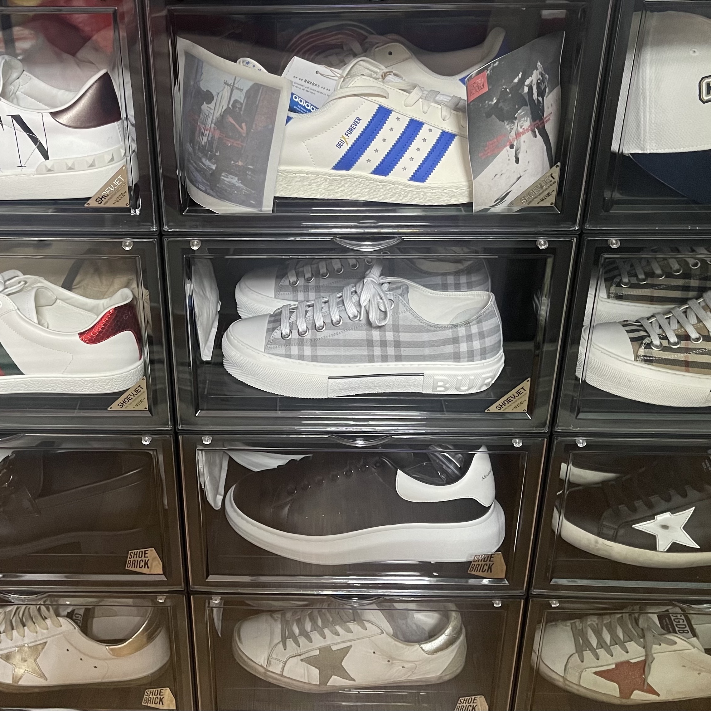 Golden Goose Superstar Black White Heel Tab Sneakers 착용 스타일