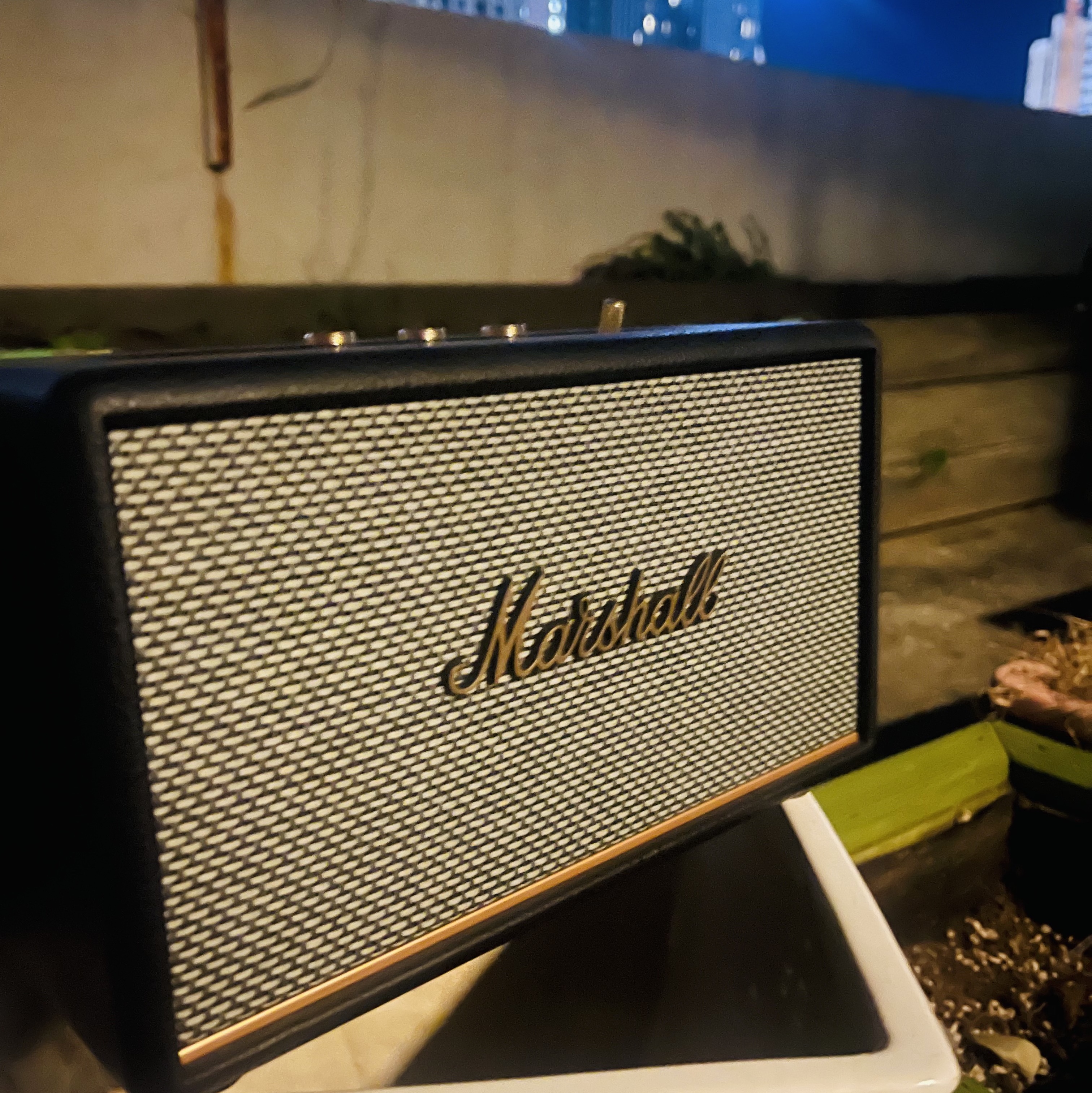 Marshall Acton III Bluetooth Black (Korean Ver.) 착용 스타일