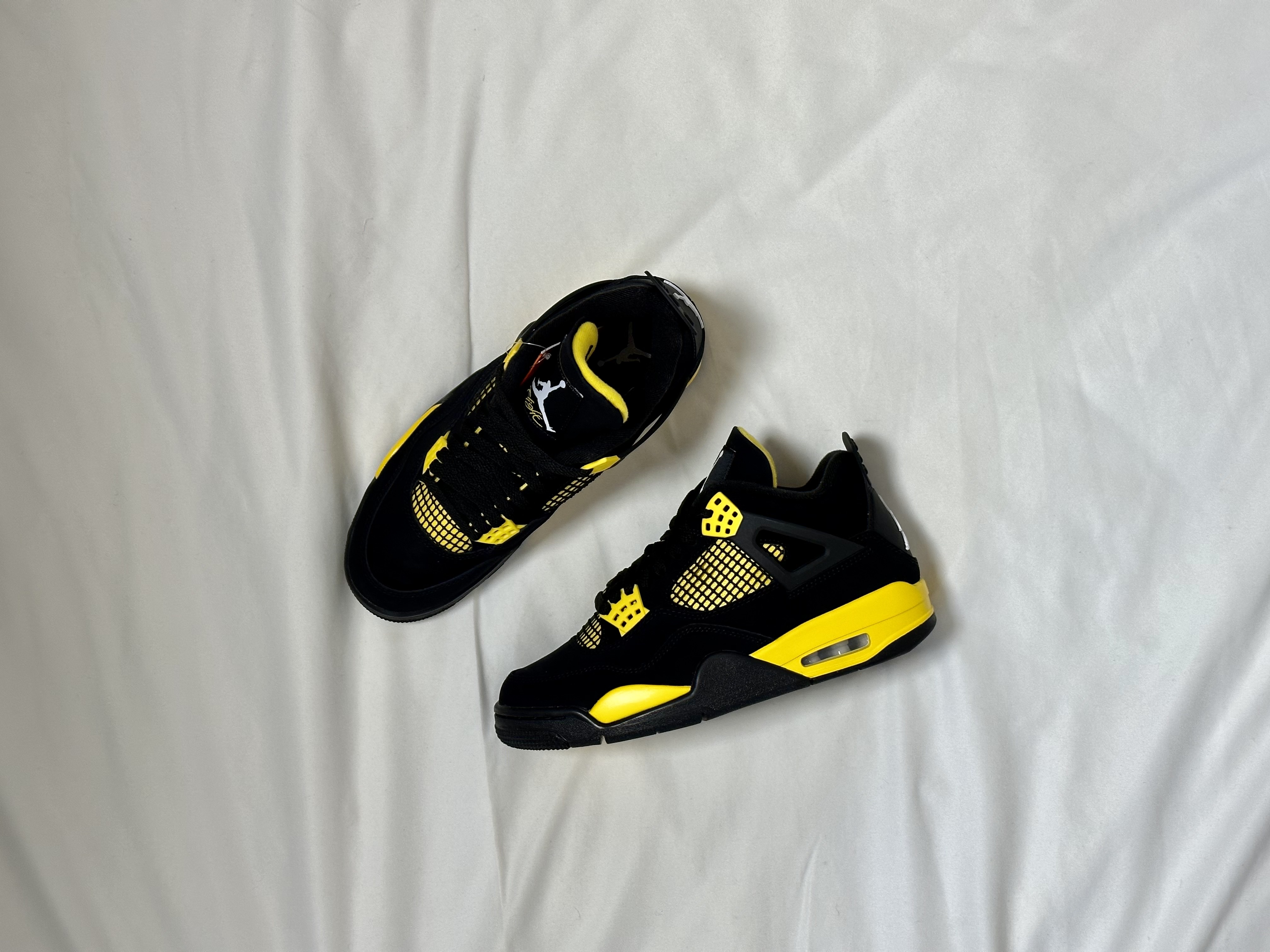 Jordan 4 Retro Thunder 2023 착용 스타일 - 1