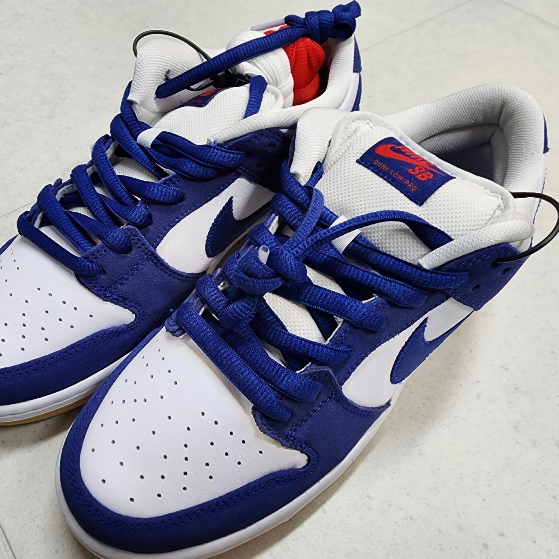 Nike SB Dunk Low Pro Premium Deep Royal Blue 착용 스타일 - 2