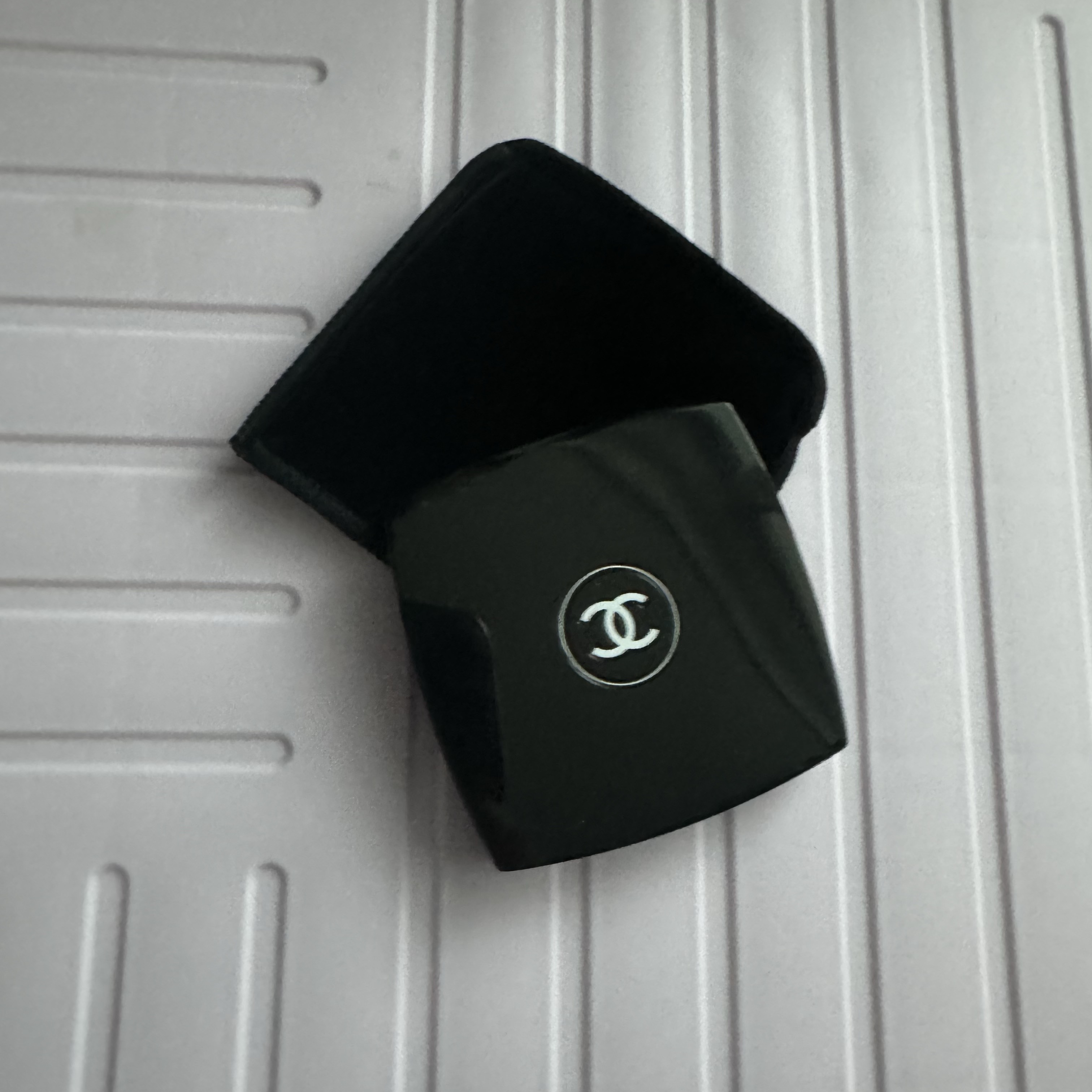 Chanel Miroir Double Facette 착용 스타일