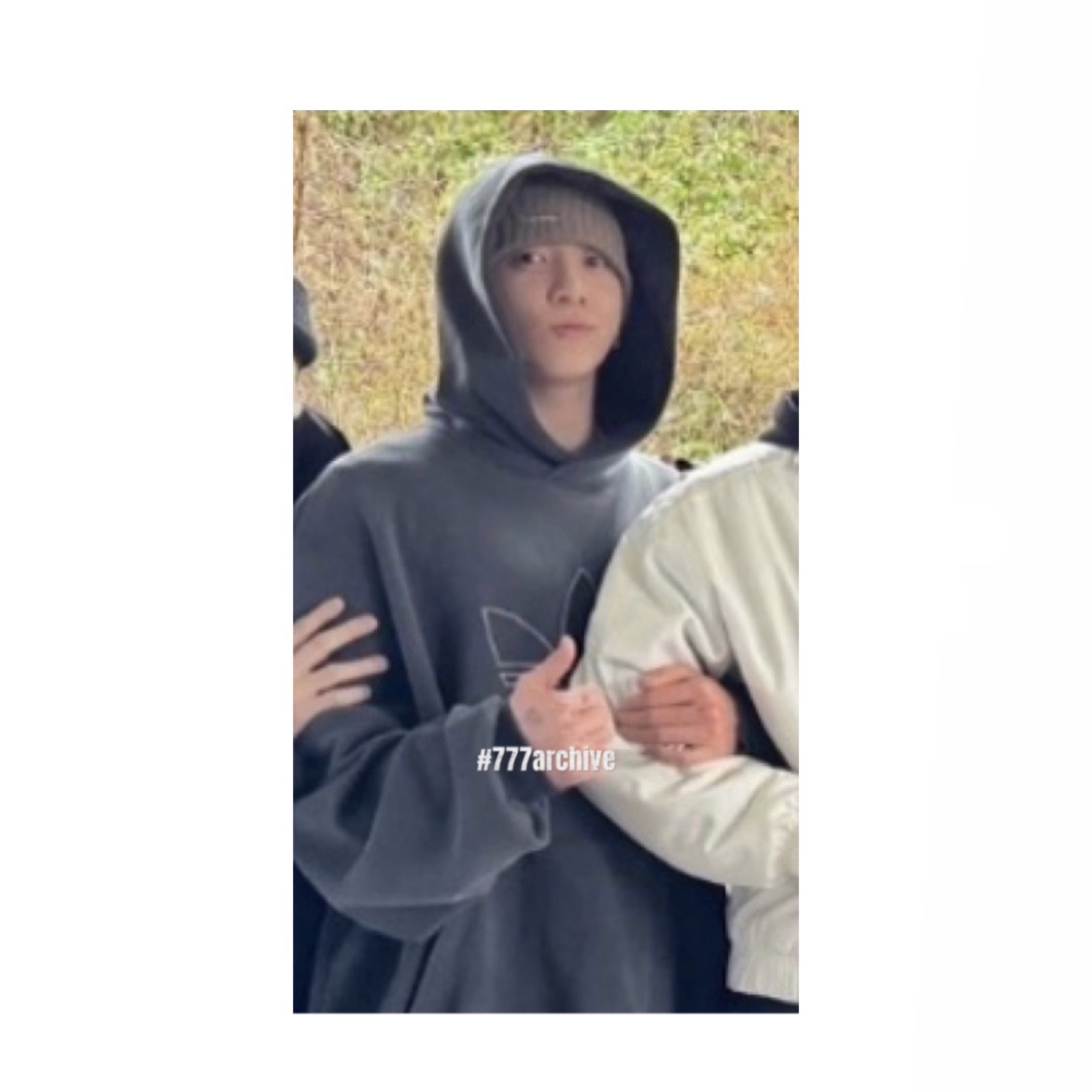 Balenciaga x Adidas Heavyweight Fleece Oversized Hoodie Green 착용 스타일 - 2